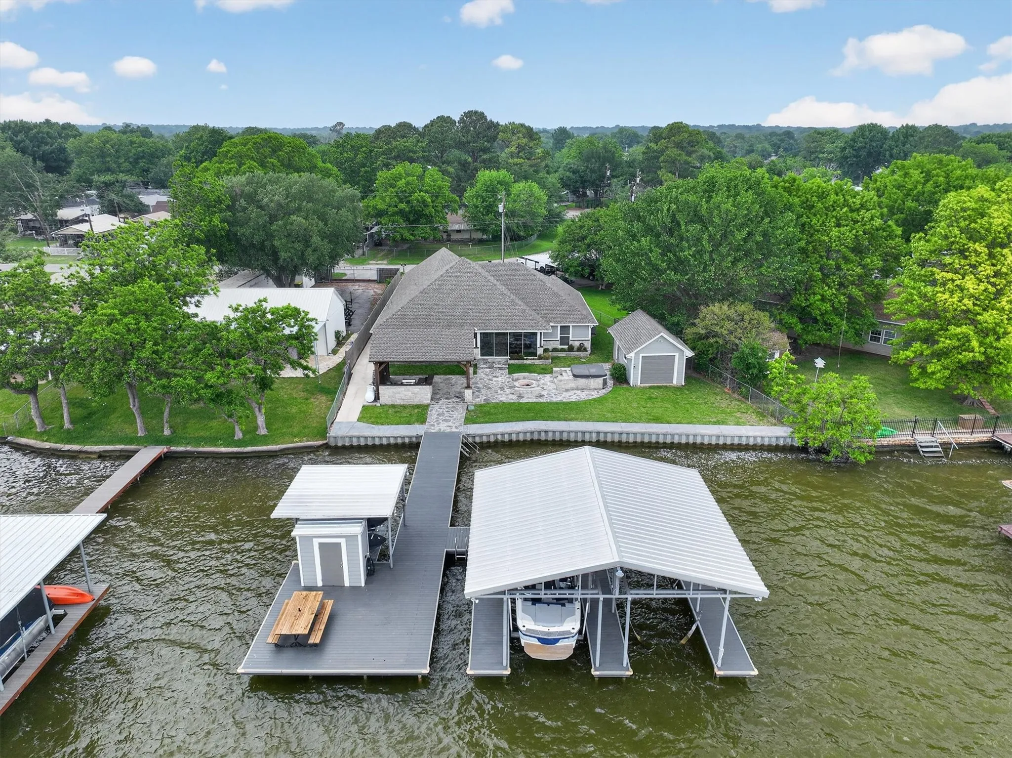 Single Family Residence For Sale in Hood County , 4511 Wildwood Circle, Granbury, Texas 76049, 3 Bedroom, 2 Bathroom, 2 Garage spaces, 1,837 Sqft, built in 2022, Preowned, mls#21252946, Real Estate Agent in Granbury, Homes For Sale in Hood county, Homes For Sale in Granbury, Realtor in Granbury Texas, Real Estate Brokerage Independent Realty Texas, Luminita Cordes Realtor