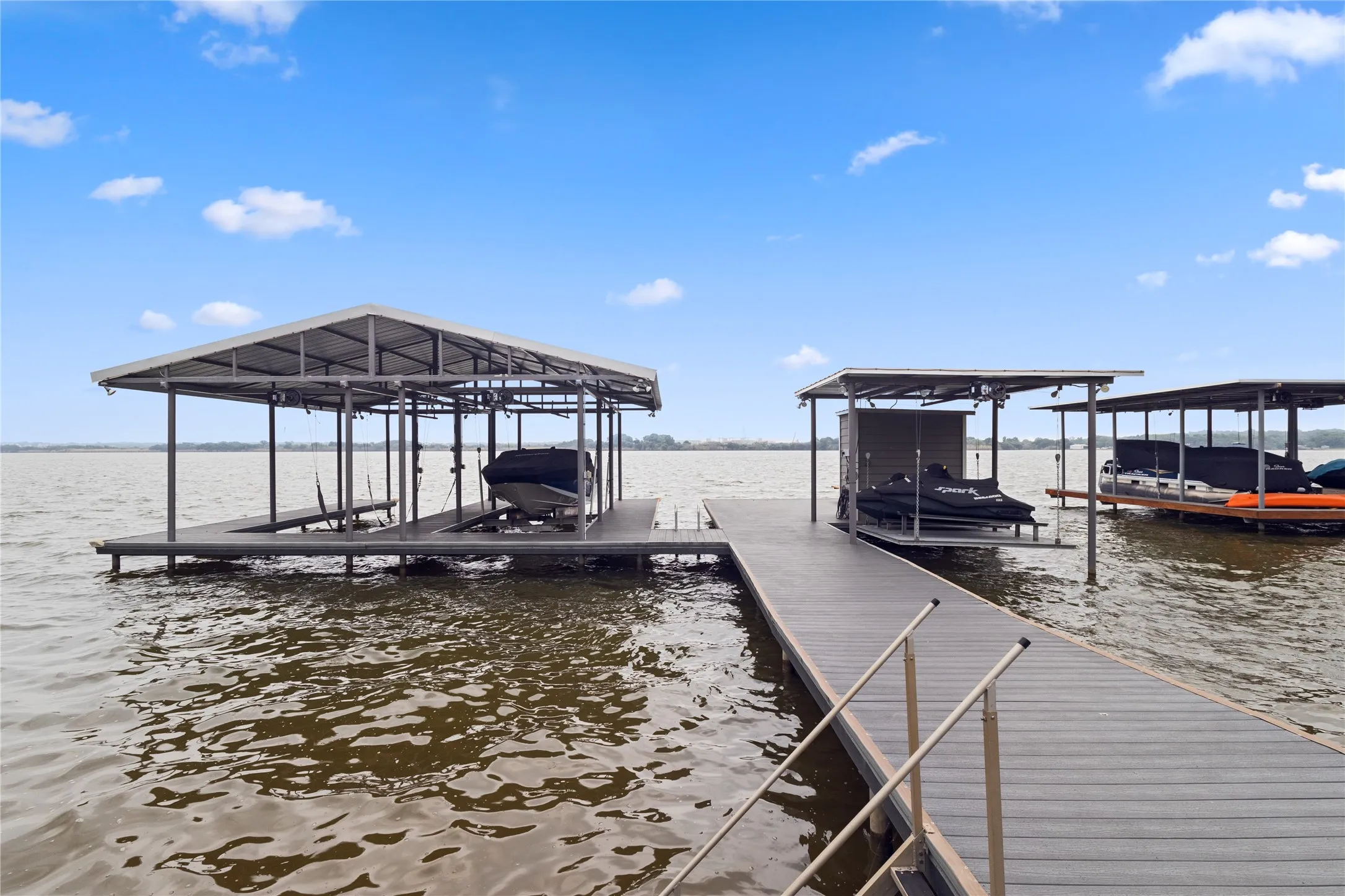 Single Family Residence For Sale in Hood County , 4511 Wildwood Circle, Granbury, Texas 76049, 3 Bedroom, 2 Bathroom, 2 Garage spaces, 1,837 Sqft, built in 2022, Preowned, mls#21252946, Real Estate Agent in Granbury, Homes For Sale in Hood county, Homes For Sale in Granbury, Realtor in Granbury Texas, Real Estate Brokerage Independent Realty Texas, Luminita Cordes Realtor