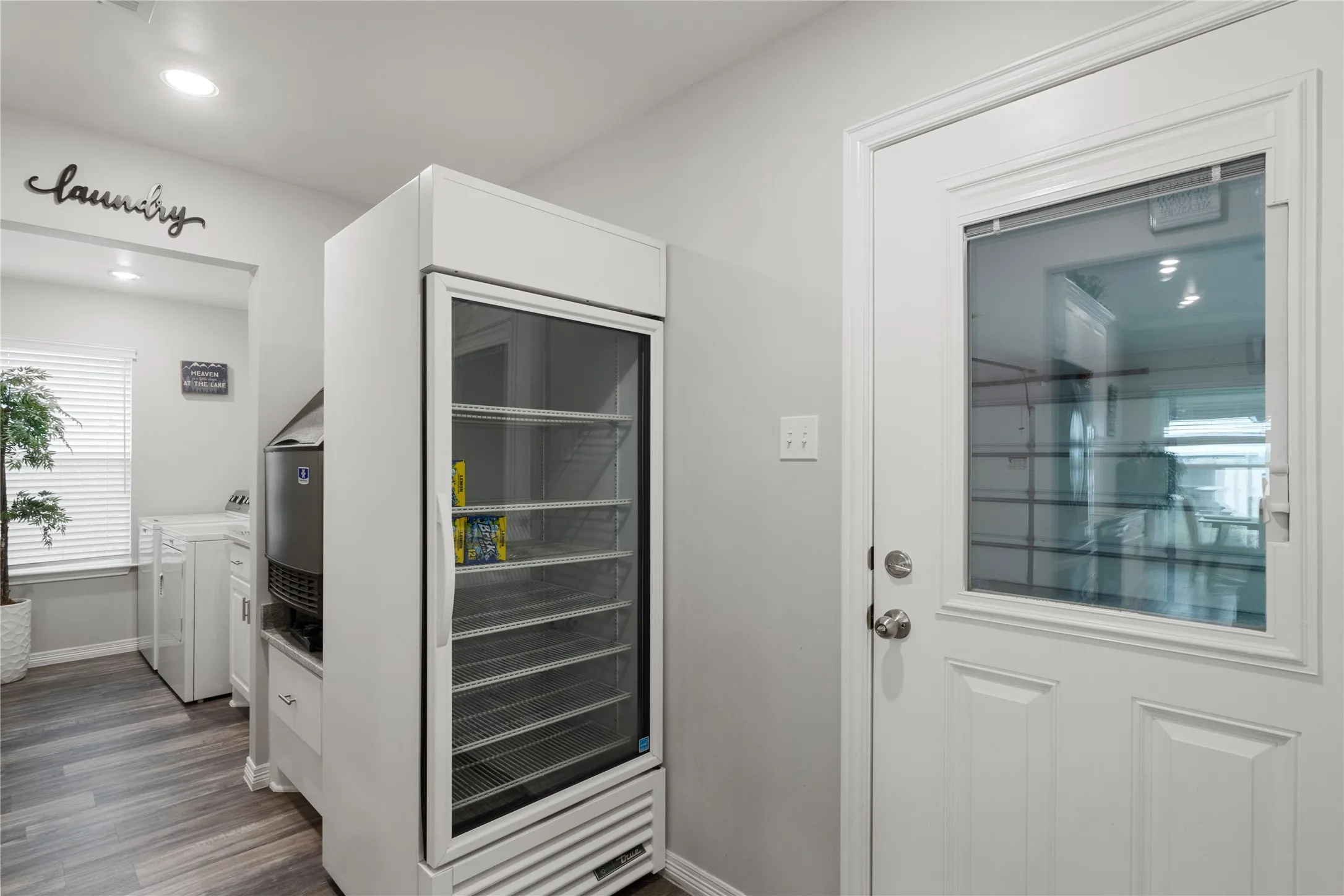 Single Family Residence For Sale in Hood County , 4511 Wildwood Circle, Granbury, Texas 76049, 3 Bedroom, 2 Bathroom, 2 Garage spaces, 1,837 Sqft, built in 2022, Preowned, mls#21252946, Real Estate Agent in Granbury, Homes For Sale in Hood county, Homes For Sale in Granbury, Realtor in Granbury Texas, Real Estate Brokerage Independent Realty Texas, Luminita Cordes Realtor