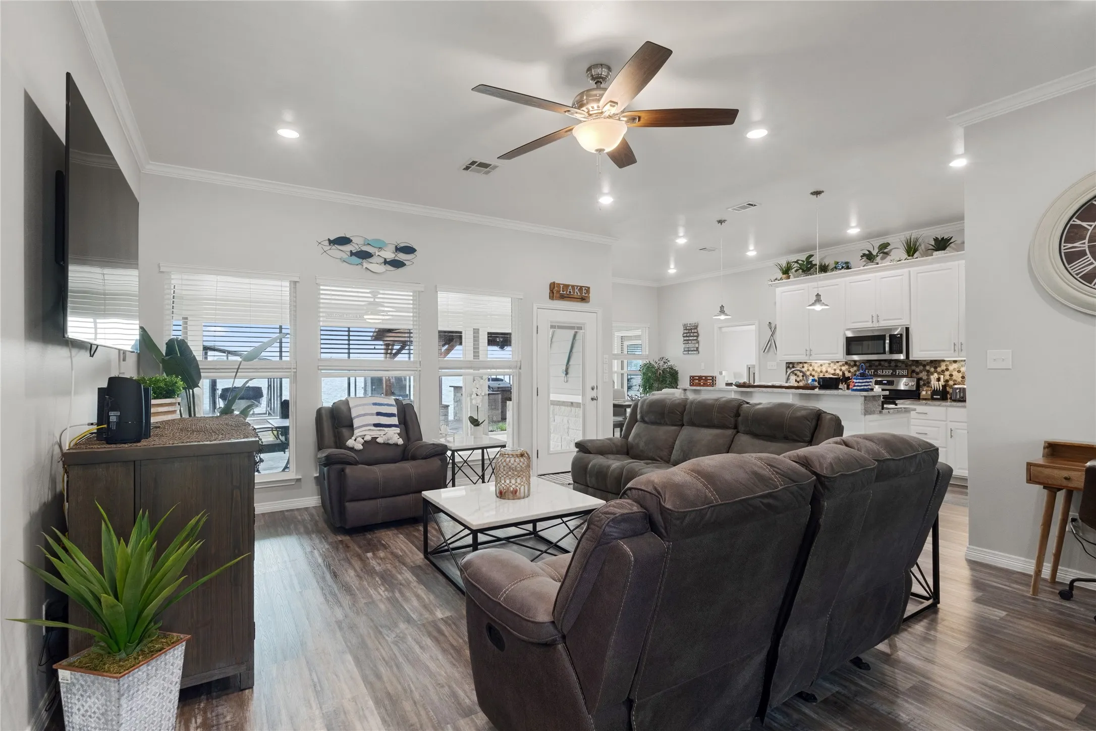Single Family Residence For Sale in Hood County , 4511 Wildwood Circle, Granbury, Texas 76049, 3 Bedroom, 2 Bathroom, 2 Garage spaces, 1,837 Sqft, built in 2022, Preowned, mls#21252946, Real Estate Agent in Granbury, Homes For Sale in Hood county, Homes For Sale in Granbury, Realtor in Granbury Texas, Real Estate Brokerage Independent Realty Texas, Luminita Cordes Realtor