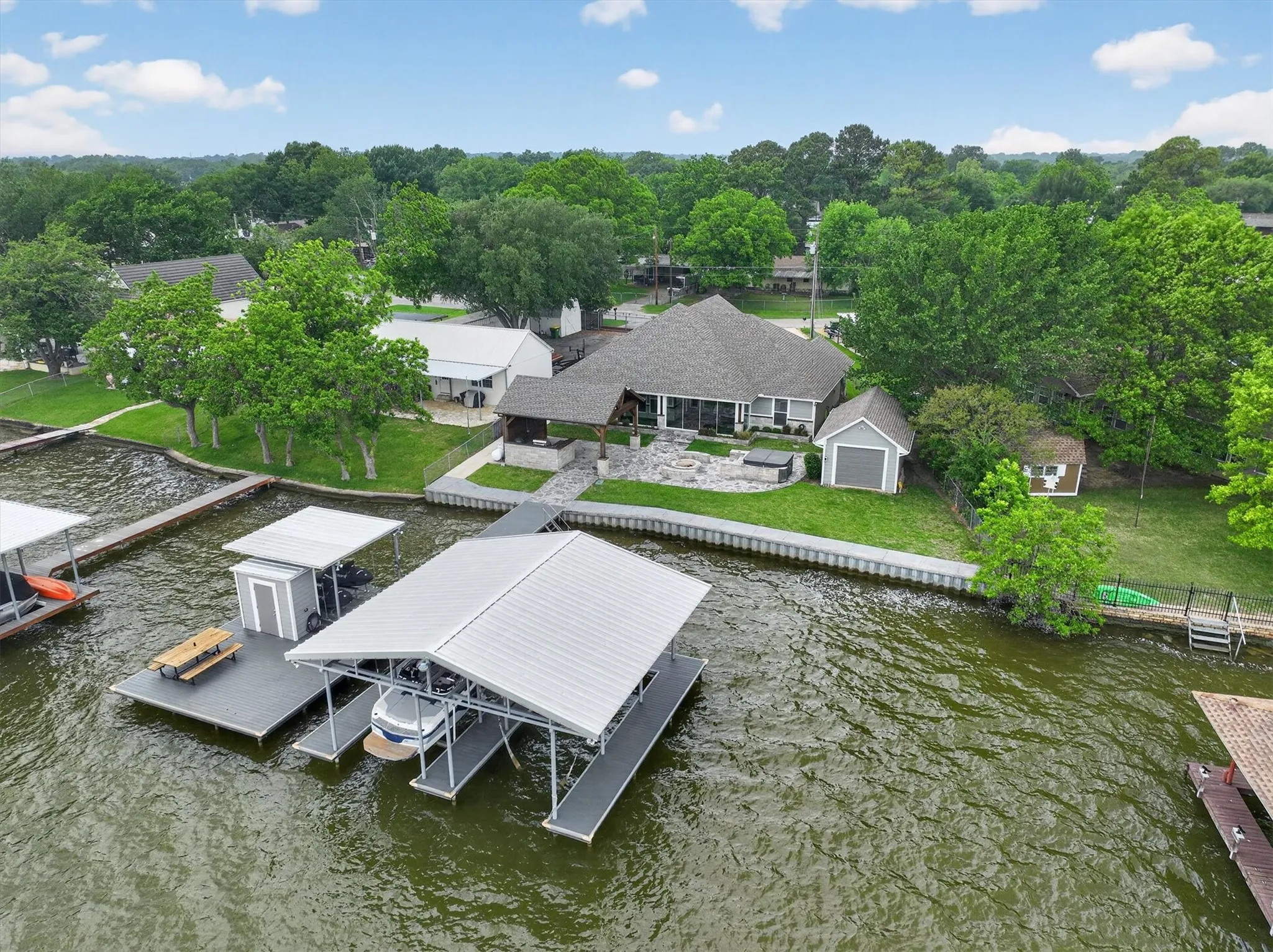 Single Family Residence For Sale in Hood County , 4511 Wildwood Circle, Granbury, Texas 76049, 3 Bedroom, 2 Bathroom, 2 Garage spaces, 1,837 Sqft, built in 2022, Preowned, mls#21252946, Real Estate Agent in Granbury, Homes For Sale in Hood county, Homes For Sale in Granbury, Realtor in Granbury Texas, Real Estate Brokerage Independent Realty Texas, Luminita Cordes Realtor