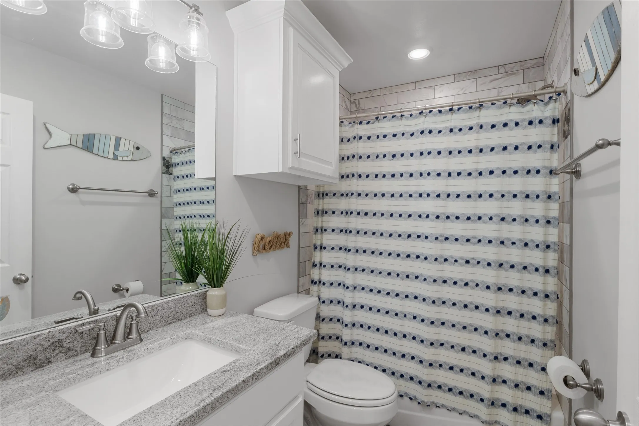 Single Family Residence For Sale in Hood County , 4511 Wildwood Circle, Granbury, Texas 76049, 3 Bedroom, 2 Bathroom, 2 Garage spaces, 1,837 Sqft, built in 2022, Preowned, mls#21252946, Real Estate Agent in Granbury, Homes For Sale in Hood county, Homes For Sale in Granbury, Realtor in Granbury Texas, Real Estate Brokerage Independent Realty Texas, Luminita Cordes Realtor