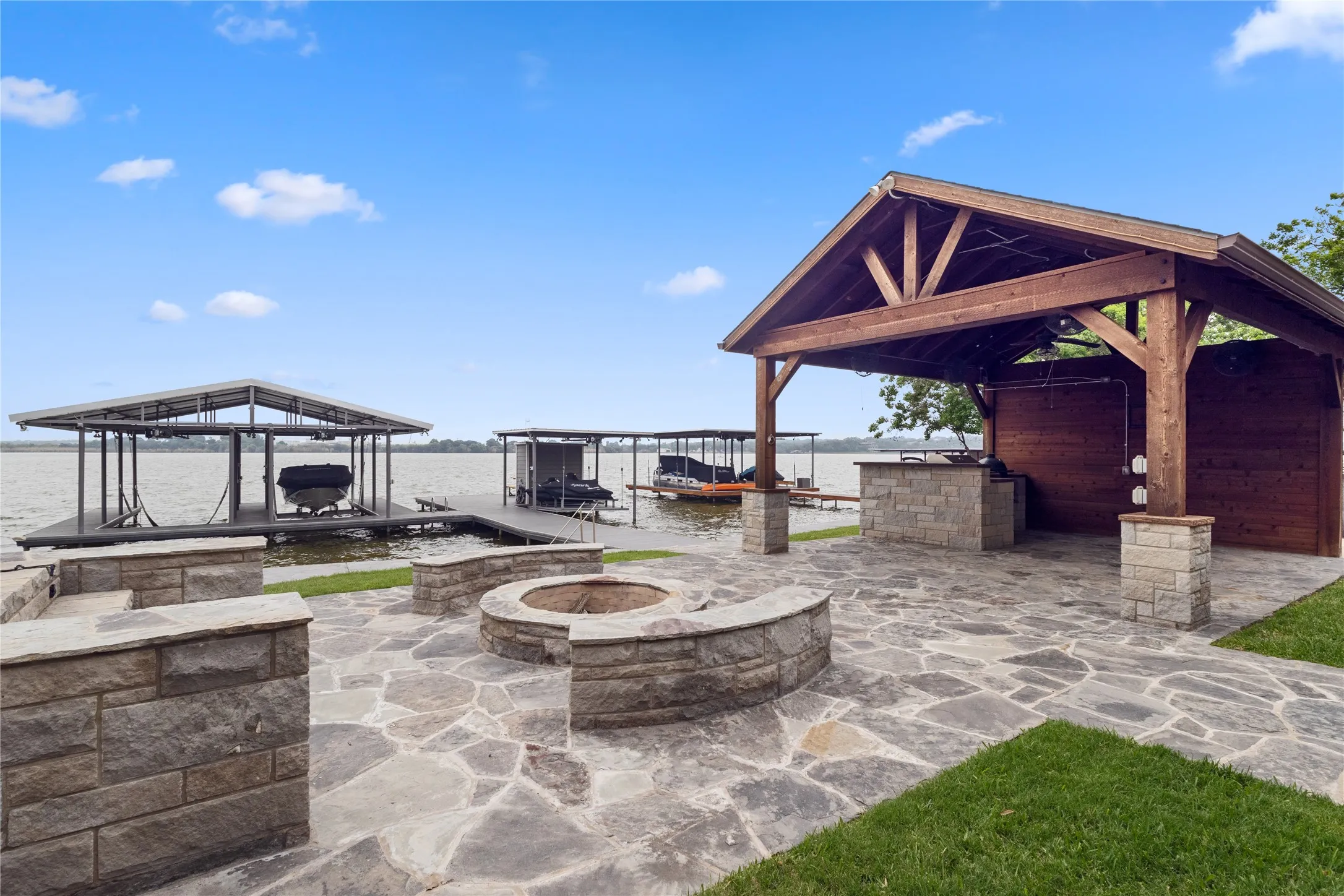 Single Family Residence For Sale in Hood County , 4511 Wildwood Circle, Granbury, Texas 76049, 3 Bedroom, 2 Bathroom, 2 Garage spaces, 1,837 Sqft, built in 2022, Preowned, mls#21252946, Real Estate Agent in Granbury, Homes For Sale in Hood county, Homes For Sale in Granbury, Realtor in Granbury Texas, Real Estate Brokerage Independent Realty Texas, Luminita Cordes Realtor