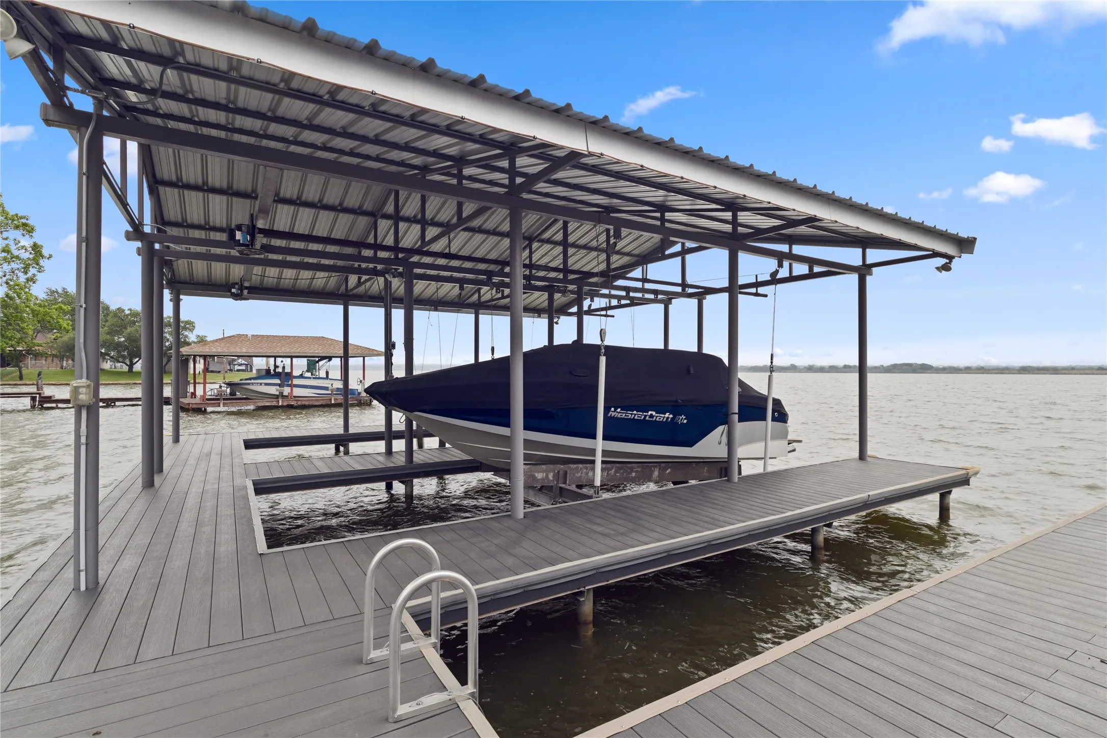 Single Family Residence For Sale in Hood County , 4511 Wildwood Circle, Granbury, Texas 76049, 3 Bedroom, 2 Bathroom, 2 Garage spaces, 1,837 Sqft, built in 2022, Preowned, mls#21252946, Real Estate Agent in Granbury, Homes For Sale in Hood county, Homes For Sale in Granbury, Realtor in Granbury Texas, Real Estate Brokerage Independent Realty Texas, Luminita Cordes Realtor