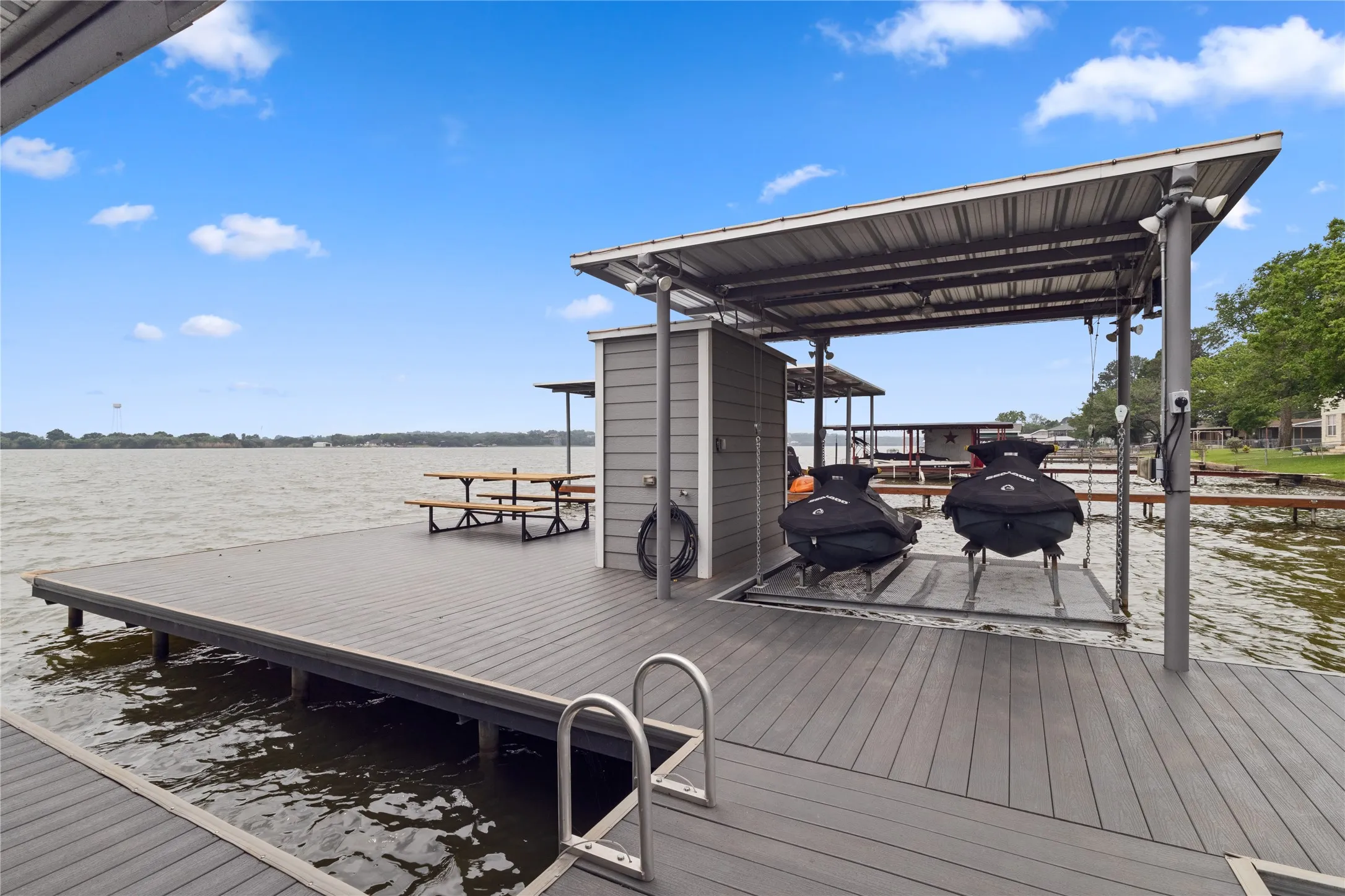Single Family Residence For Sale in Hood County , 4511 Wildwood Circle, Granbury, Texas 76049, 3 Bedroom, 2 Bathroom, 2 Garage spaces, 1,837 Sqft, built in 2022, Preowned, mls#21252946, Real Estate Agent in Granbury, Homes For Sale in Hood county, Homes For Sale in Granbury, Realtor in Granbury Texas, Real Estate Brokerage Independent Realty Texas, Luminita Cordes Realtor