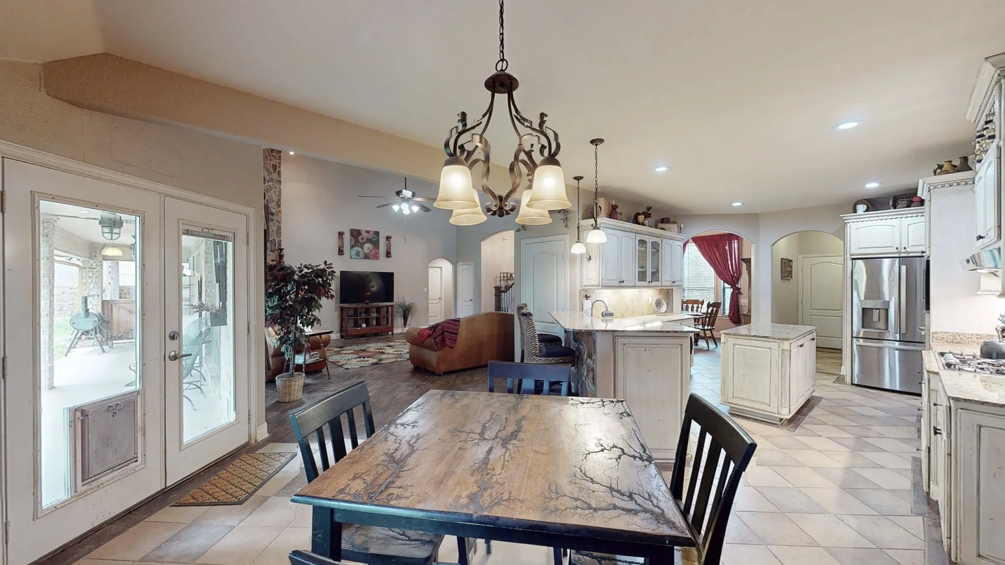 Single Family Residence For Sale in Smith County , 12360 Southhaven, Flint, Texas 75762, 3 Bedroom, 2 Bathroom, 2 Garage spaces, 2,876 Sqft, built in 2008, mls#21254070, Real Estate Agent in Flint, Homes For Sale in Smith county, Homes For Sale in Flint, Realtor in Flint Texas, Real Estate Brokerage Independent Realty Texas, Luminita Cordes Realtor