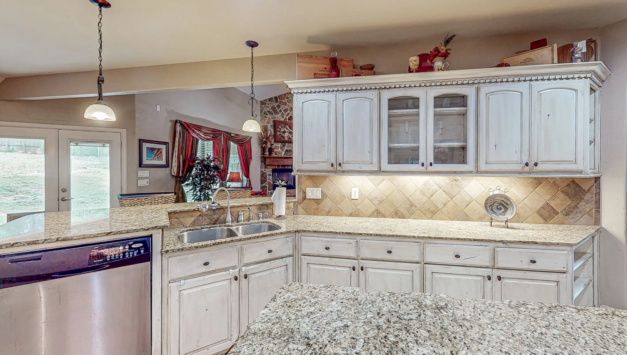 Single Family Residence For Sale in Smith County , 12360 Southhaven, Flint, Texas 75762, 3 Bedroom, 2 Bathroom, 2 Garage spaces, 2,876 Sqft, built in 2008, mls#21254070, Real Estate Agent in Flint, Homes For Sale in Smith county, Homes For Sale in Flint, Realtor in Flint Texas, Real Estate Brokerage Independent Realty Texas, Luminita Cordes Realtor