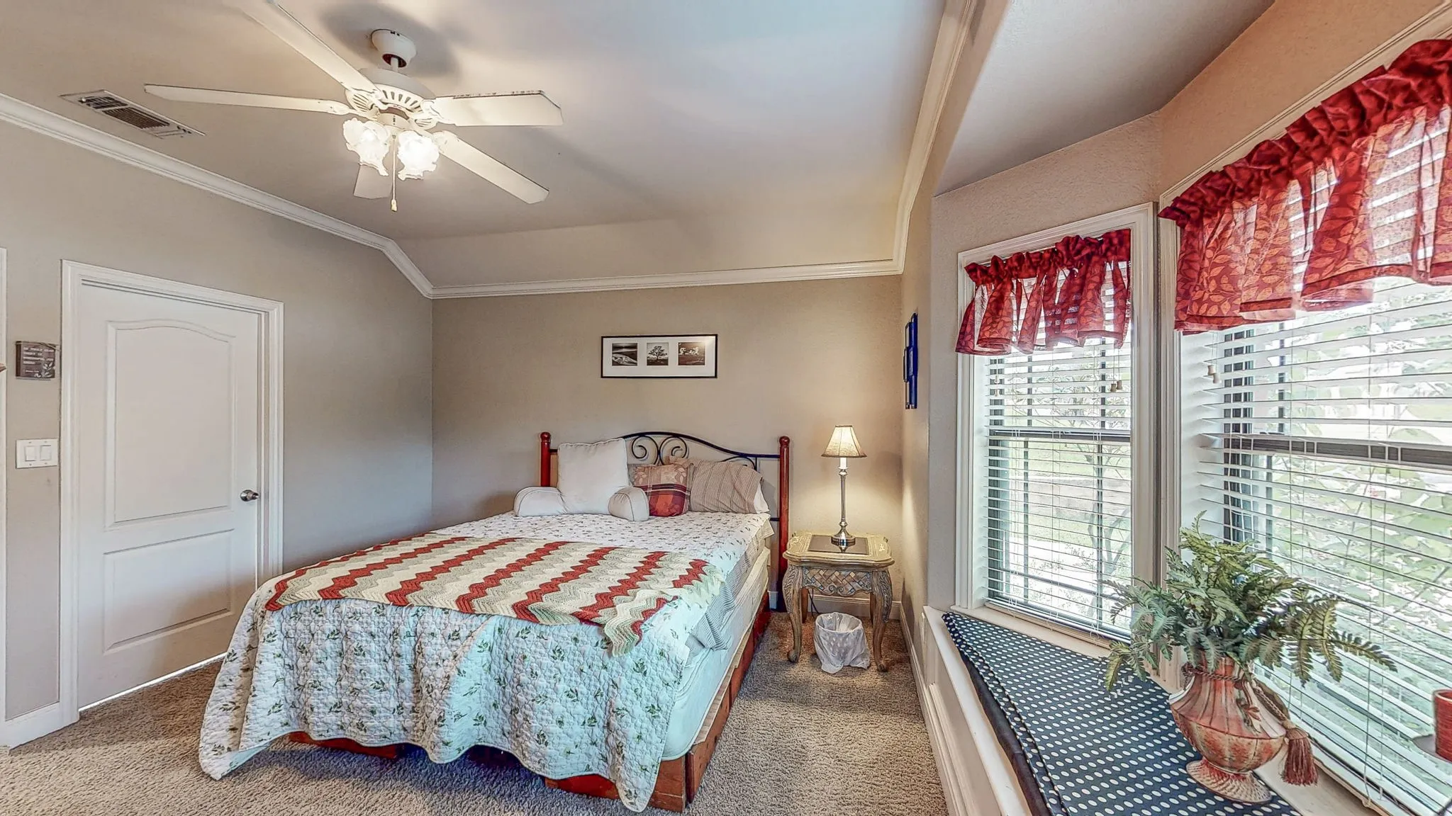 Single Family Residence For Sale in Smith County , 12360 Southhaven, Flint, Texas 75762, 3 Bedroom, 2 Bathroom, 2 Garage spaces, 2,876 Sqft, built in 2008, mls#21254070, Real Estate Agent in Flint, Homes For Sale in Smith county, Homes For Sale in Flint, Realtor in Flint Texas, Real Estate Brokerage Independent Realty Texas, Luminita Cordes Realtor