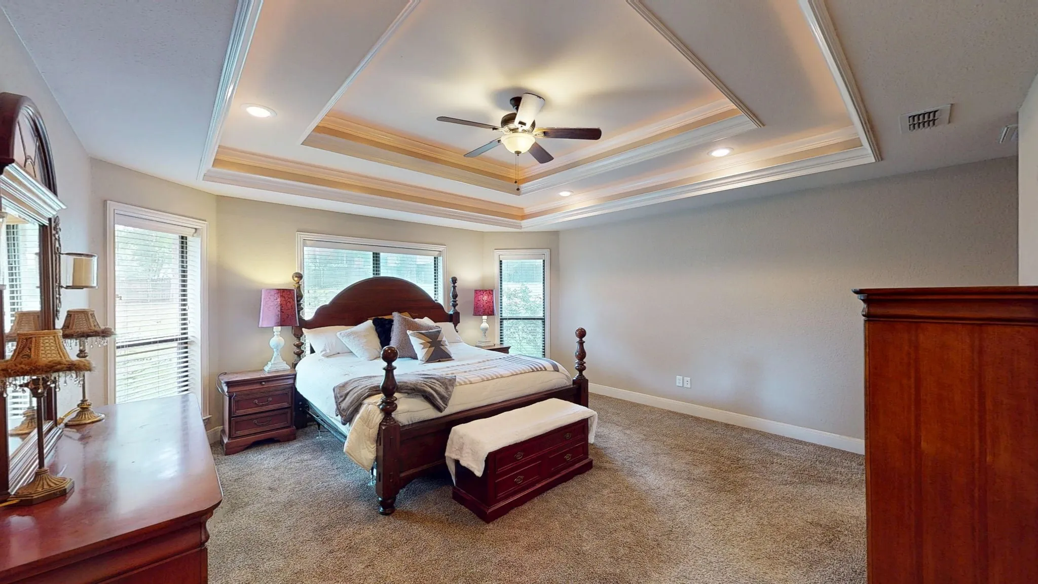 Single Family Residence For Sale in Smith County , 12360 Southhaven, Flint, Texas 75762, 3 Bedroom, 2 Bathroom, 2 Garage spaces, 2,876 Sqft, built in 2008, mls#21254070, Real Estate Agent in Flint, Homes For Sale in Smith county, Homes For Sale in Flint, Realtor in Flint Texas, Real Estate Brokerage Independent Realty Texas, Luminita Cordes Realtor