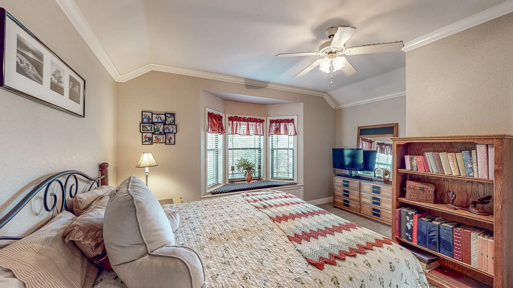 Single Family Residence For Sale in Smith County , 12360 Southhaven, Flint, Texas 75762, 3 Bedroom, 2 Bathroom, 2 Garage spaces, 2,876 Sqft, built in 2008, mls#21254070, Real Estate Agent in Flint, Homes For Sale in Smith county, Homes For Sale in Flint, Realtor in Flint Texas, Real Estate Brokerage Independent Realty Texas, Luminita Cordes Realtor