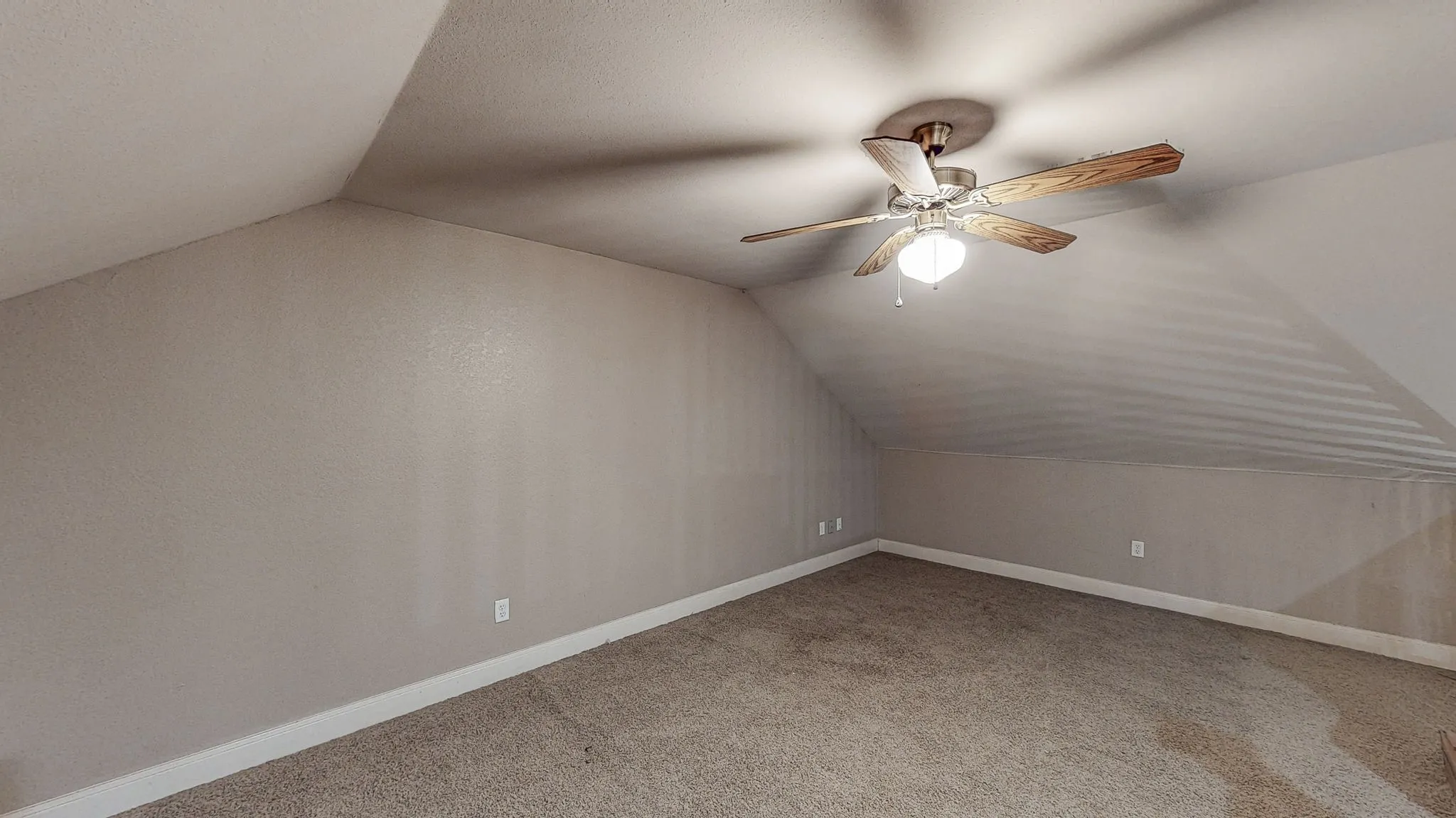 Single Family Residence For Sale in Smith County , 12360 Southhaven, Flint, Texas 75762, 3 Bedroom, 2 Bathroom, 2 Garage spaces, 2,876 Sqft, built in 2008, mls#21254070, Real Estate Agent in Flint, Homes For Sale in Smith county, Homes For Sale in Flint, Realtor in Flint Texas, Real Estate Brokerage Independent Realty Texas, Luminita Cordes Realtor