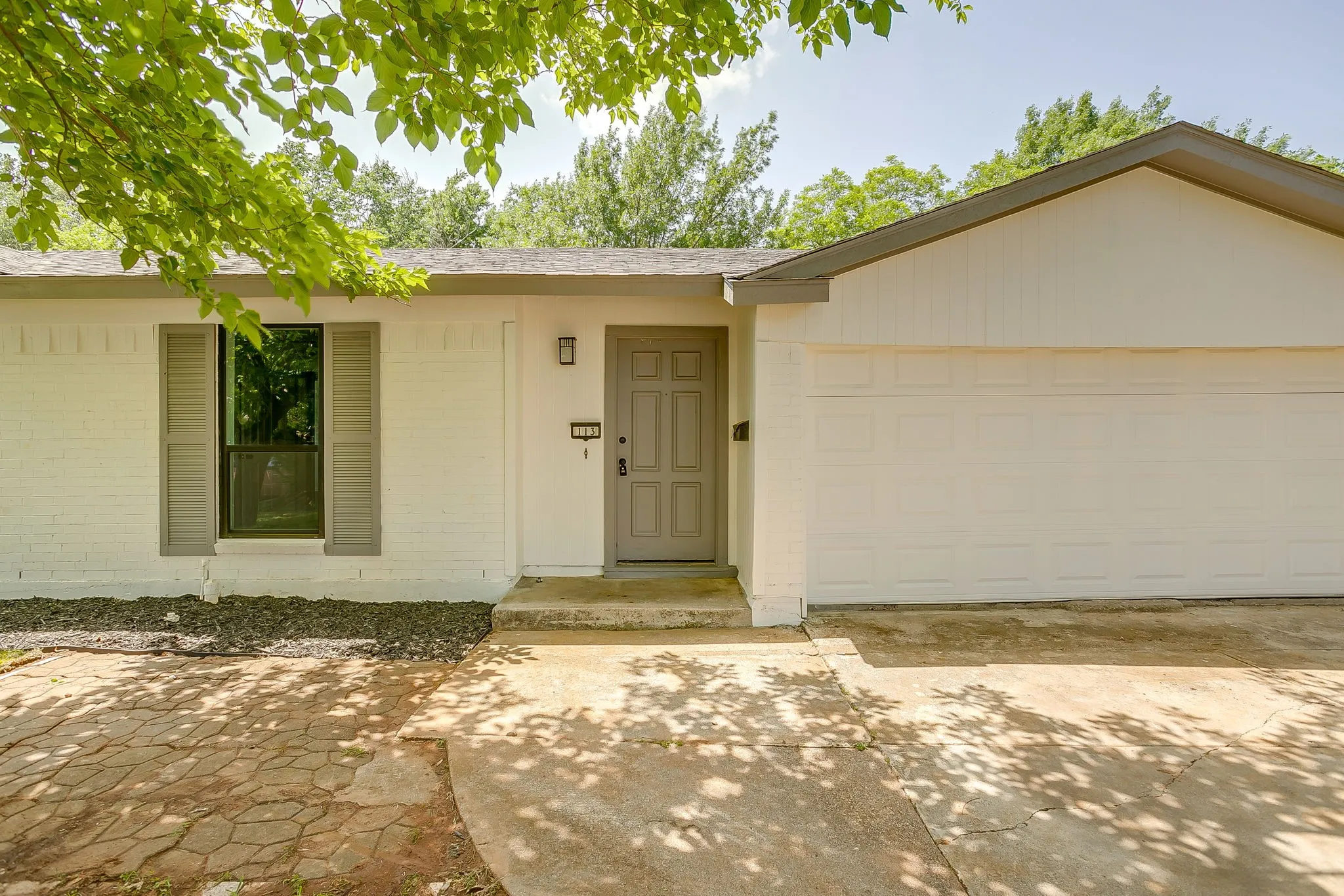 Single Family Residence For Sale in Tarrant County , 113 Quail Creek Drive, Crowley, Texas 76036, 3 Bedroom, 2 Bathroom, 2 Garage spaces, 1,686 Sqft, built in 1971, Preowned, mls#21246722, Real Estate Agent in Crowley, Homes For Sale in Tarrant county, Homes For Sale in Crowley, Realtor in Crowley Texas, Real Estate Brokerage Independent Realty Texas, Luminita Cordes Realtor