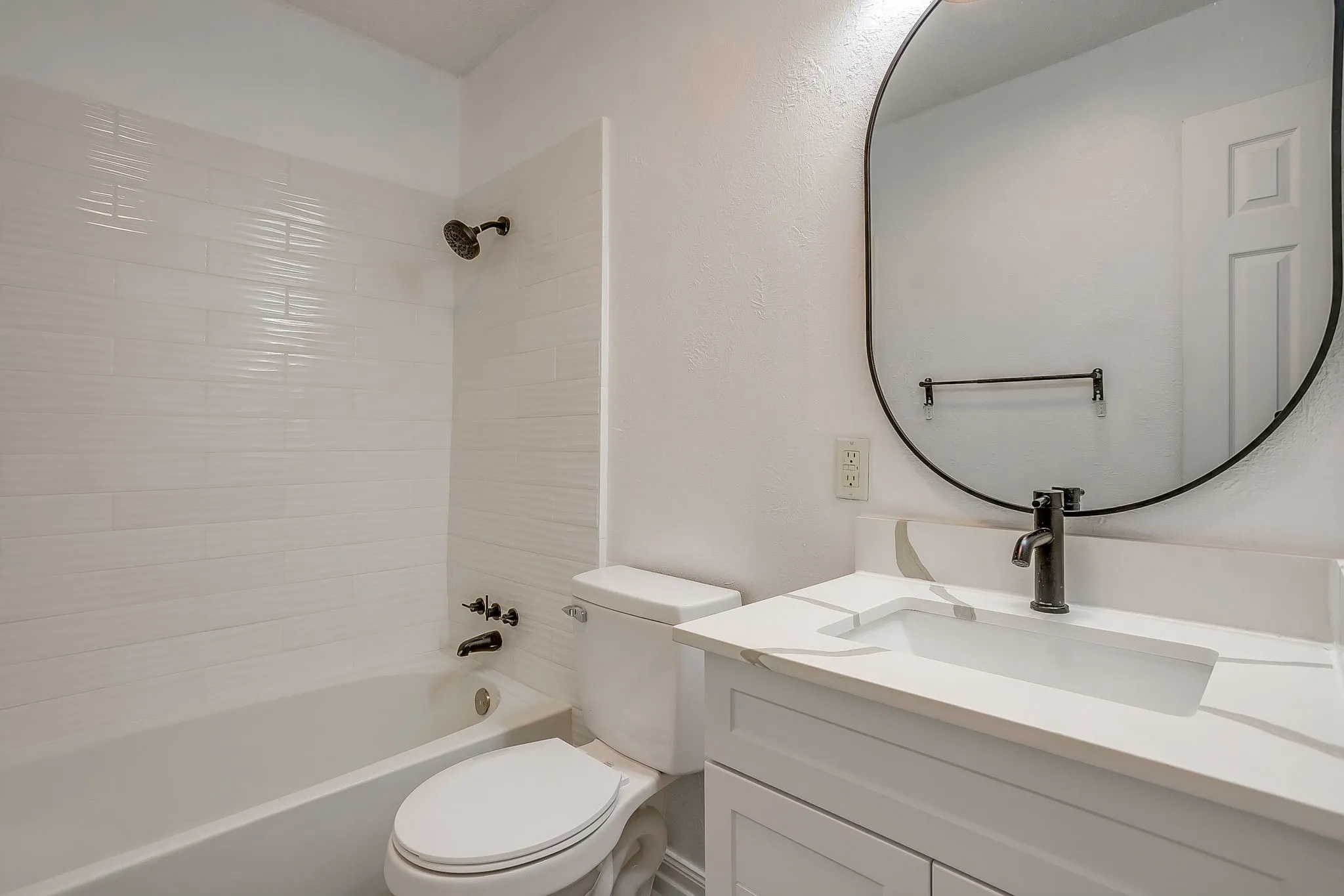 Single Family Residence For Sale in Tarrant County , 113 Quail Creek Drive, Crowley, Texas 76036, 3 Bedroom, 2 Bathroom, 2 Garage spaces, 1,686 Sqft, built in 1971, Preowned, mls#21246722, Real Estate Agent in Crowley, Homes For Sale in Tarrant county, Homes For Sale in Crowley, Realtor in Crowley Texas, Real Estate Brokerage Independent Realty Texas, Luminita Cordes Realtor