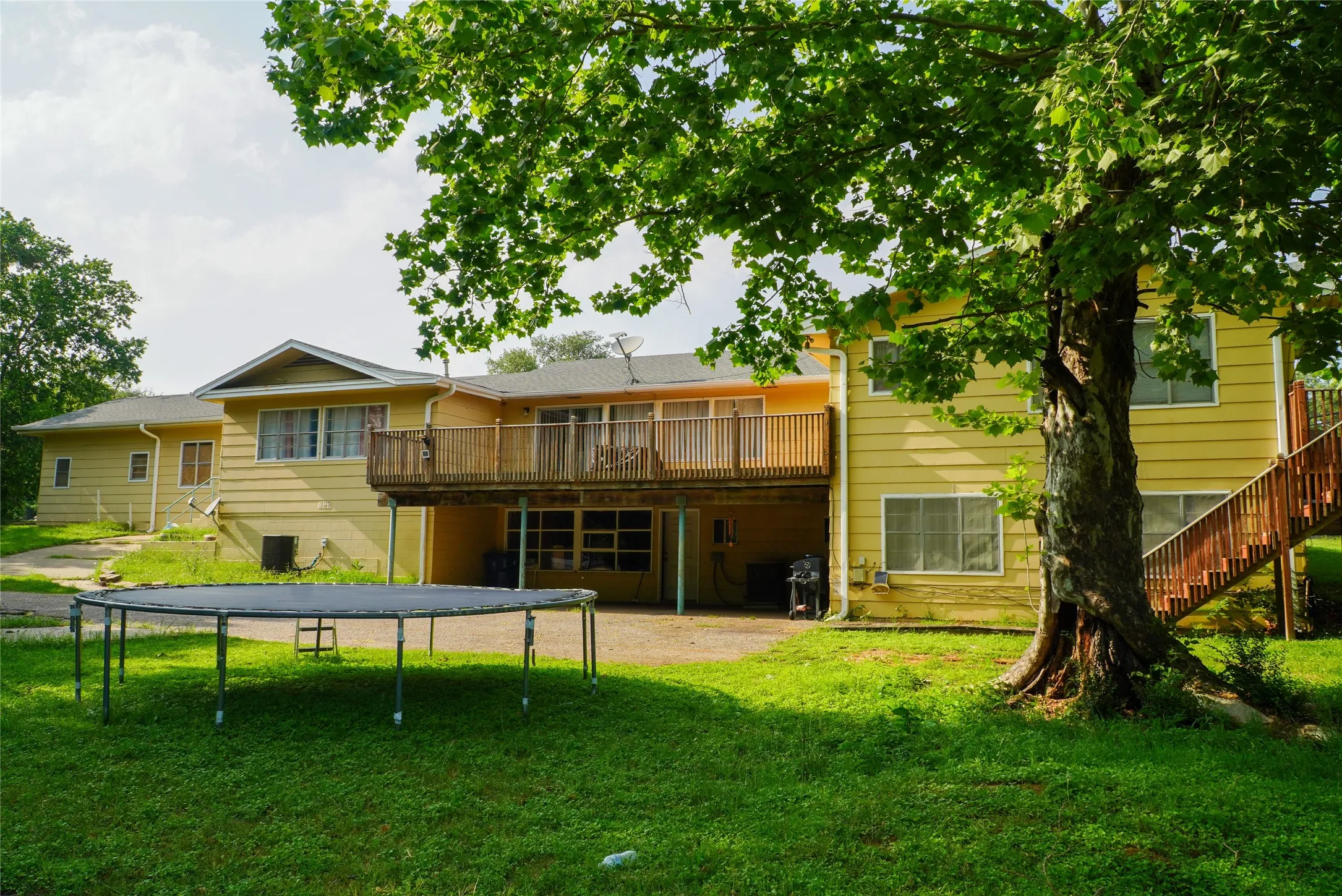Quadruplex For Sale in Johnson County , 109 E 4th Street, Keene, Texas 76059, 0, 0, Garage spaces, 0 Sqft, built in 1970, Preowned, Price $350,000, mls#21254567, Real Estate Agent in Keene, Homes For Sale in Johnson county, Homes For Sale in Keene, Realtor in Keene Texas, Real Estate Brokerage Independent Realty Texas, Luminita Cordes Realtor