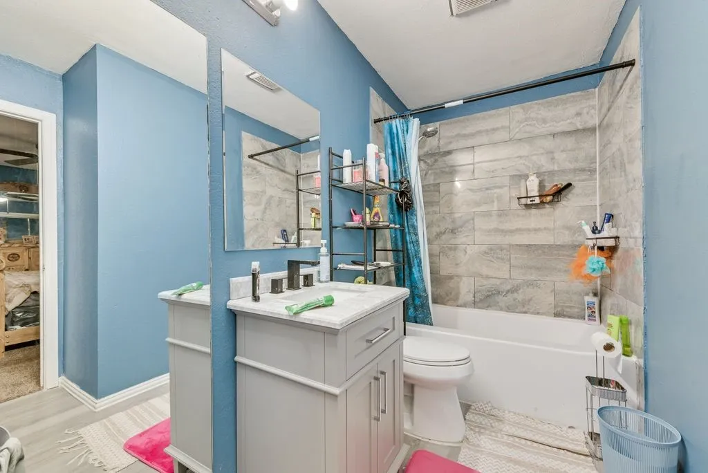 Single Family Residence For Sale in Tarrant County , 3815 INDIAN WELLS Drive, Arlington, Texas 76017, 3 Bedroom, 1 Bathroom, Garage spaces, 1,116 Sqft, built in 1984, Preowned, mls#21253417, Real Estate Agent in Arlington, Homes For Sale in Tarrant county, Homes For Sale in Arlington, Realtor in Arlington Texas, Real Estate Brokerage Independent Realty Texas, Luminita Cordes Realtor