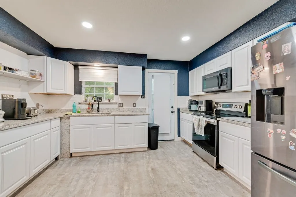Single Family Residence For Sale in Tarrant County , 3815 INDIAN WELLS Drive, Arlington, Texas 76017, 3 Bedroom, 1 Bathroom, Garage spaces, 1,116 Sqft, built in 1984, Preowned, mls#21253417, Real Estate Agent in Arlington, Homes For Sale in Tarrant county, Homes For Sale in Arlington, Realtor in Arlington Texas, Real Estate Brokerage Independent Realty Texas, Luminita Cordes Realtor