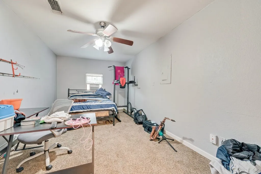 Single Family Residence For Sale in Tarrant County , 3815 INDIAN WELLS Drive, Arlington, Texas 76017, 3 Bedroom, 1 Bathroom, Garage spaces, 1,116 Sqft, built in 1984, Preowned, mls#21253417, Real Estate Agent in Arlington, Homes For Sale in Tarrant county, Homes For Sale in Arlington, Realtor in Arlington Texas, Real Estate Brokerage Independent Realty Texas, Luminita Cordes Realtor