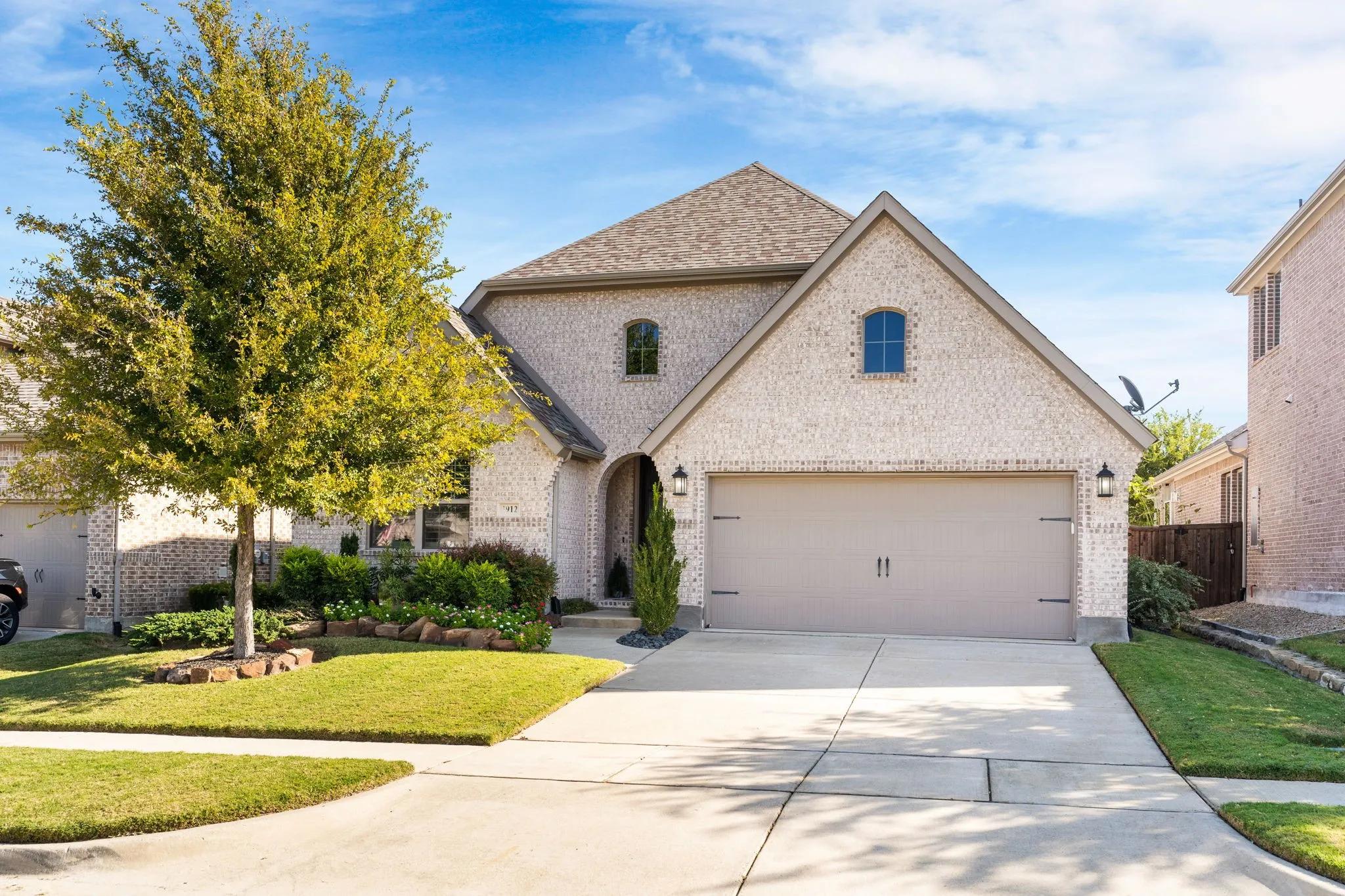 Make Your Move Today & Welcome to Your New Pool Home!!!