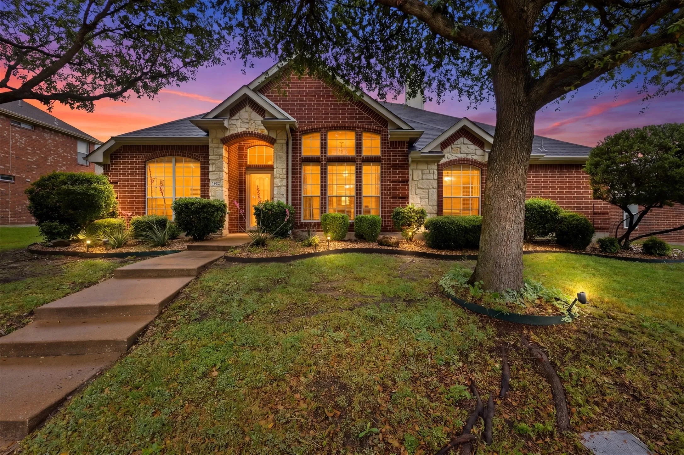Single Family Residence For Sale in Rockwall County , 1462 Red Wolf Drive, Rockwall, Texas 75087, 4 Bedroom, 3 Bathroom, 2 Garage spaces, 2,330 Sqft, built in 2005, mls#21252757, Real Estate Agent in Rockwall, Homes For Sale in Rockwall county, Homes For Sale in Rockwall, Realtor in Rockwall Texas, Real Estate Brokerage Independent Realty Texas, Luminita Cordes Realtor