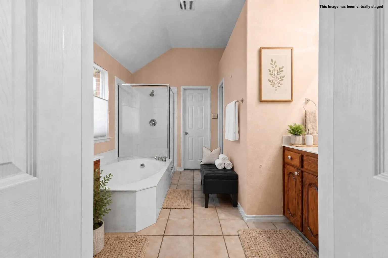 Single Family Residence For Sale in Rockwall County , 1462 Red Wolf Drive, Rockwall, Texas 75087, 4 Bedroom, 3 Bathroom, 2 Garage spaces, 2,330 Sqft, built in 2005, mls#21252757, Real Estate Agent in Rockwall, Homes For Sale in Rockwall county, Homes For Sale in Rockwall, Realtor in Rockwall Texas, Real Estate Brokerage Independent Realty Texas, Luminita Cordes Realtor