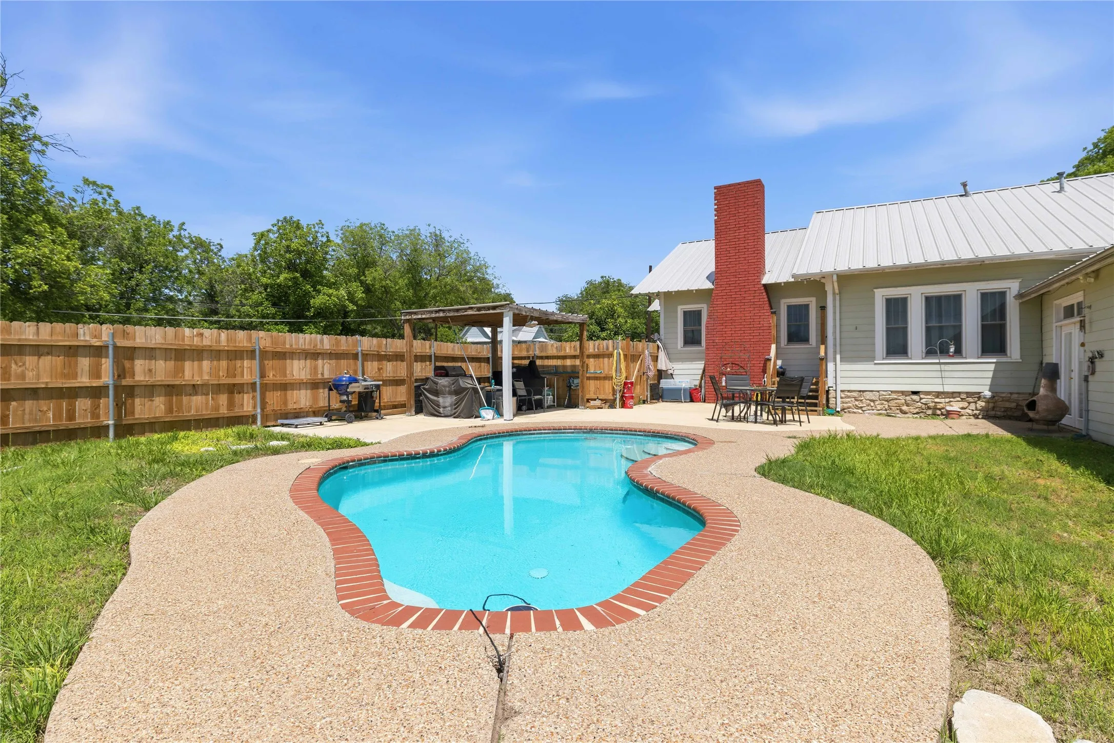 Single Family Residence For Sale in Mills County , 701 4th Street, Goldthwaite, Texas 76844, 5 Bedroom, 4 Bathroom, 1 Garage spaces, 3,204 Sqft, built in 1925, Price $394,999, mls#21249612, Real Estate Agent in Goldthwaite, Homes For Sale in Mills county, Homes For Sale in Goldthwaite, Realtor in Goldthwaite Texas, Real Estate Brokerage Independent Realty Texas, Luminita Cordes Realtor