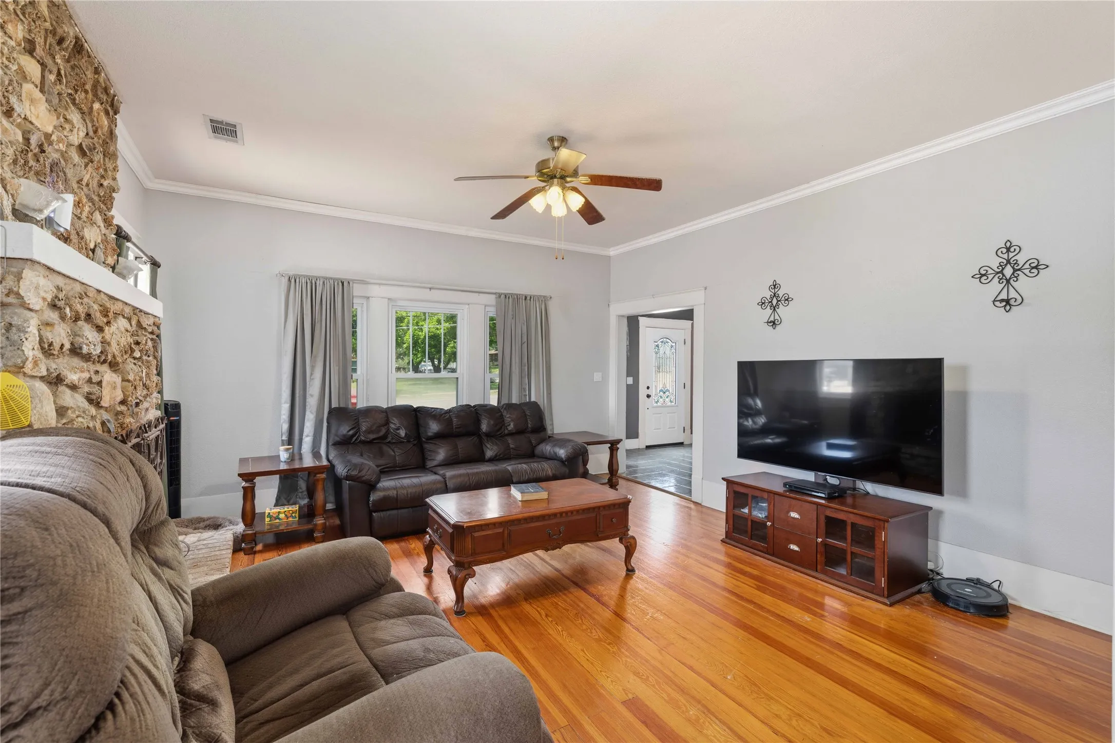 Single Family Residence For Sale in Mills County , 701 4th Street, Goldthwaite, Texas 76844, 5 Bedroom, 4 Bathroom, 1 Garage spaces, 3,204 Sqft, built in 1925, Price $394,999, mls#21249612, Real Estate Agent in Goldthwaite, Homes For Sale in Mills county, Homes For Sale in Goldthwaite, Realtor in Goldthwaite Texas, Real Estate Brokerage Independent Realty Texas, Luminita Cordes Realtor