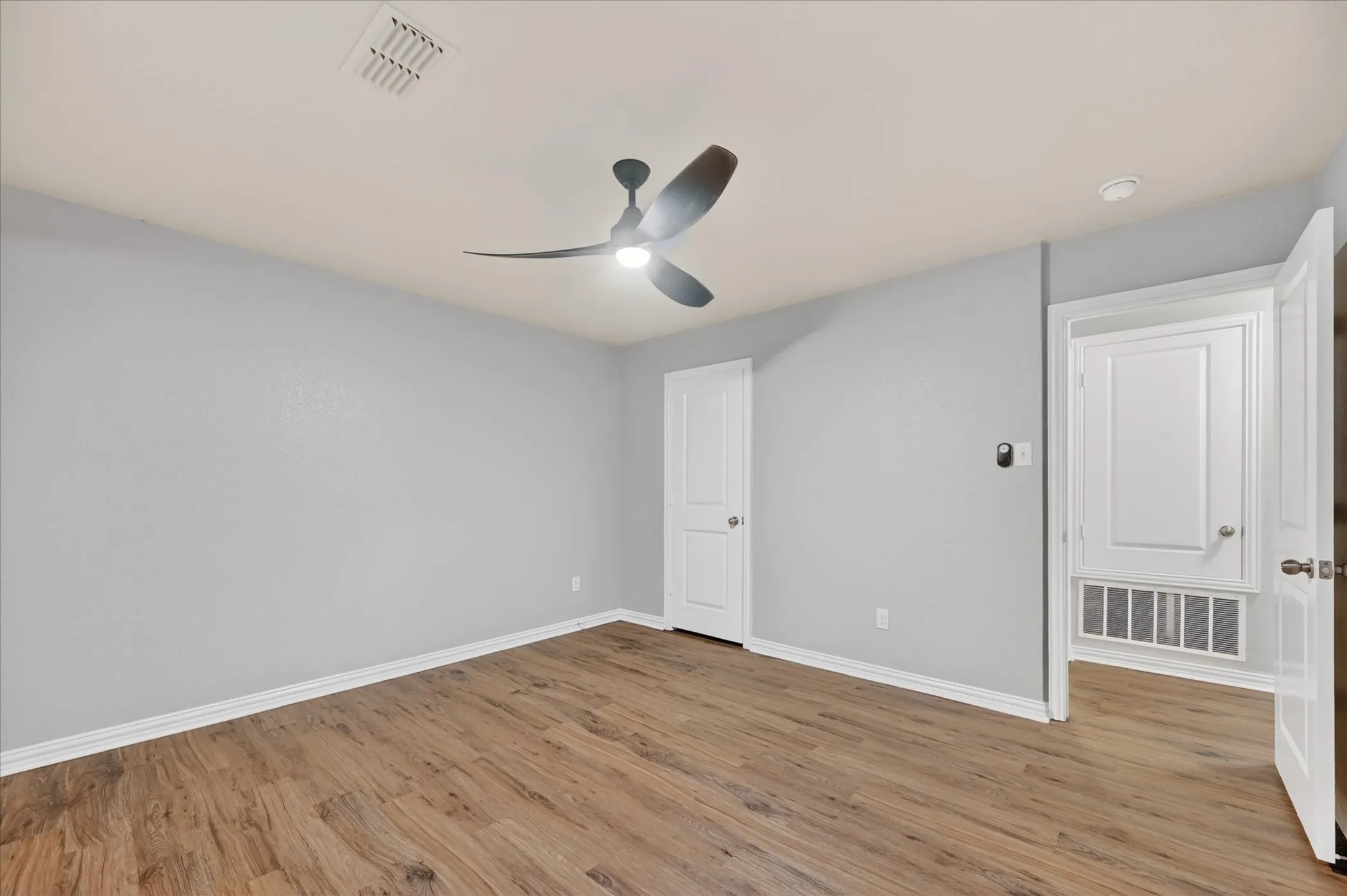 Single Family Residence For Sale in Tarrant County , 1249 Lindale Terrace, Pelican Bay, Texas 76020, 3 Bedrooms, 2 Bathrooms, Garage spaces, 1,090 Sqft, built in 2019, Price $218,000, mls#21254646, Real Estate Agent in Pelican Bay, Homes For Sale in Tarrant county, Homes For Sale in Pelican Bay, Realtor in Pelican Bay Texas, Real Estate Brokerage Independent Realty Texas, Luminita Cordes Realtor