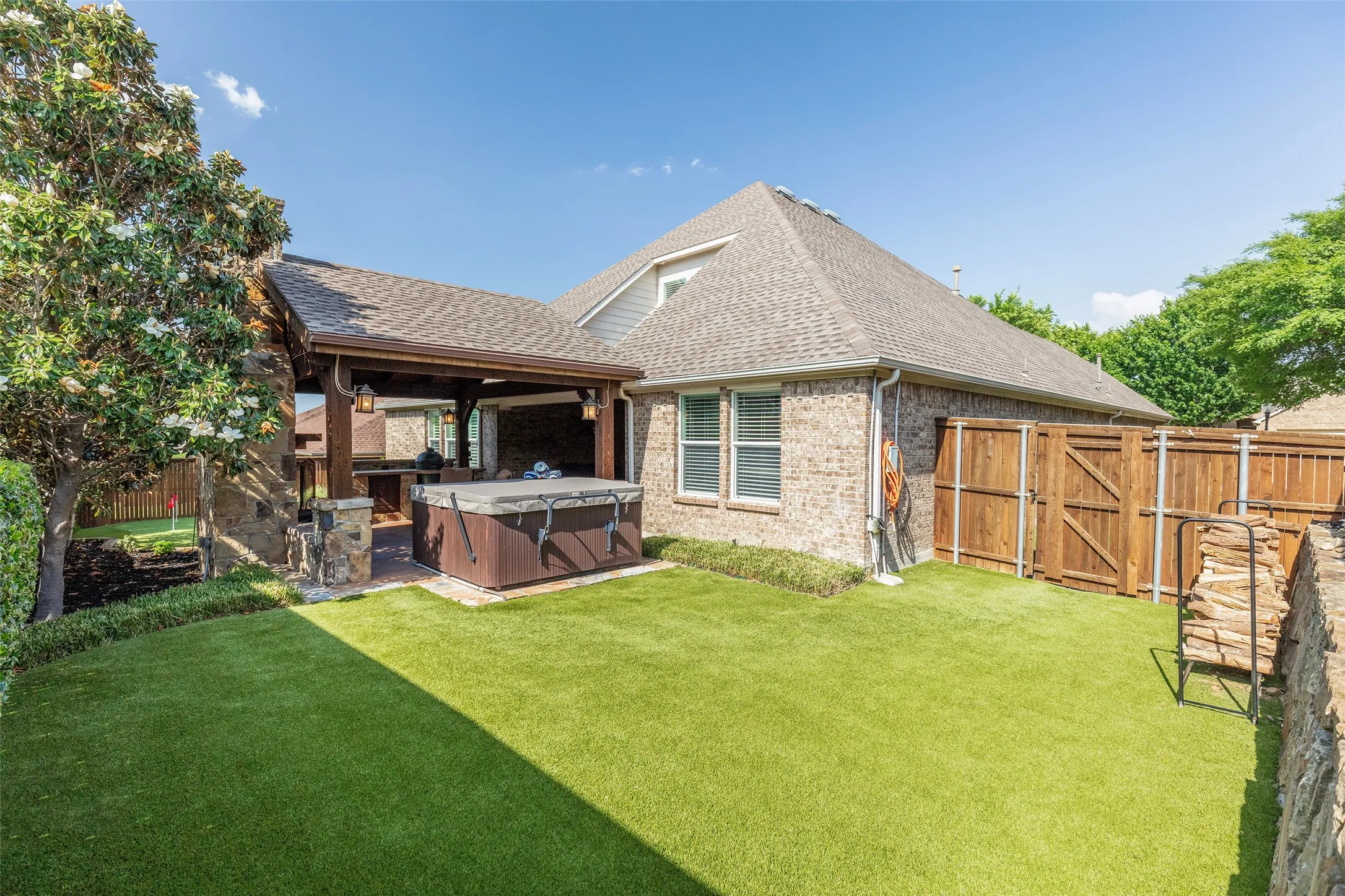 Single Family Residence For Sale in Collin County , 613 Fortinbras Drive, Mc Kinney, Texas 75071, 4 Bedroom, 3 Bathroom, 2 Garage spaces, 2,896 Sqft, built in 2012, Preowned, mls#21237942, Real Estate Agent in Mc Kinney, Homes For Sale in Collin county, Homes For Sale in Mc Kinney, Realtor in Mc Kinney Texas, Real Estate Brokerage Independent Realty Texas, Luminita Cordes Realtor