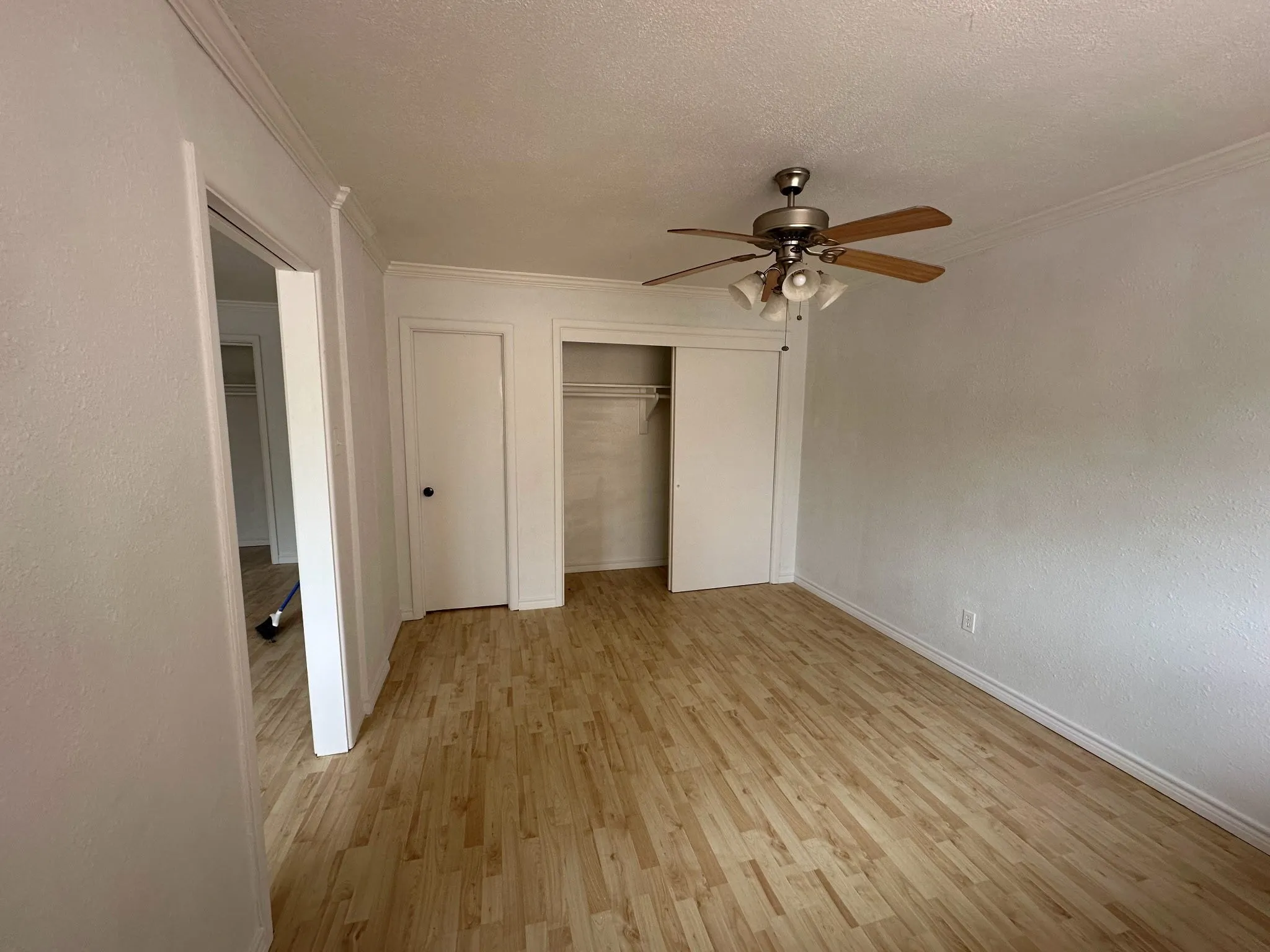 Apartment For Rent in Dallas County , 4115 Douglas Avenue 203, Dallas, Texas 75219, 1 Bedroom, 1 Bathroom, Garage spaces, 633 Sqft, built in 1950, Price $1,100, mls#21253785, Real Estate Agent in Dallas, Homes For Rent in Dallas county, Homes For Rent in Dallas, Realtor in Dallas Texas, Real Estate Brokerage Independent Realty Texas, Luminita Cordes Realtor