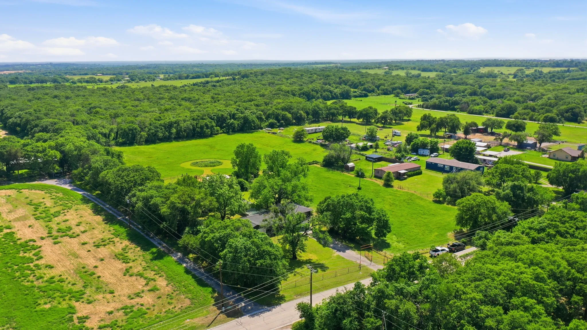 Single Family Residence For Sale in Tarrant County , 7485 Portwood Road, Azle, Texas 76020, 5 Bedroom, 3 Bathroom, 2 Garage spaces, 2,128 Sqft, built in 1972, Preowned, mls#21254291, Real Estate Agent in Azle, Homes For Sale in Tarrant county, Homes For Sale in Azle, Realtor in Azle Texas, Real Estate Brokerage Independent Realty Texas, Luminita Cordes Realtor