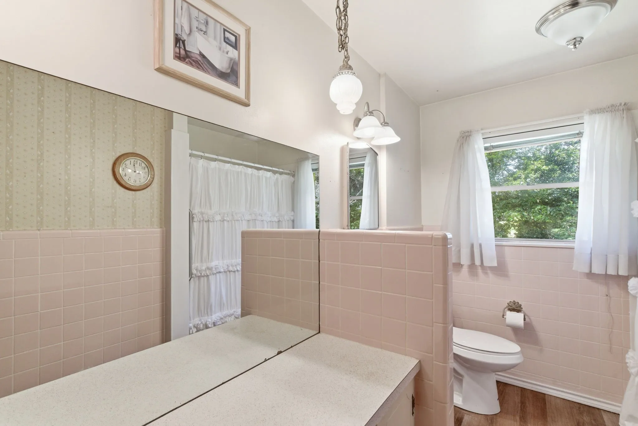 Single Family Residence For Sale in Tarrant County , 7485 Portwood Road, Azle, Texas 76020, 5 Bedroom, 3 Bathroom, 2 Garage spaces, 2,128 Sqft, built in 1972, Preowned, mls#21254291, Real Estate Agent in Azle, Homes For Sale in Tarrant county, Homes For Sale in Azle, Realtor in Azle Texas, Real Estate Brokerage Independent Realty Texas, Luminita Cordes Realtor