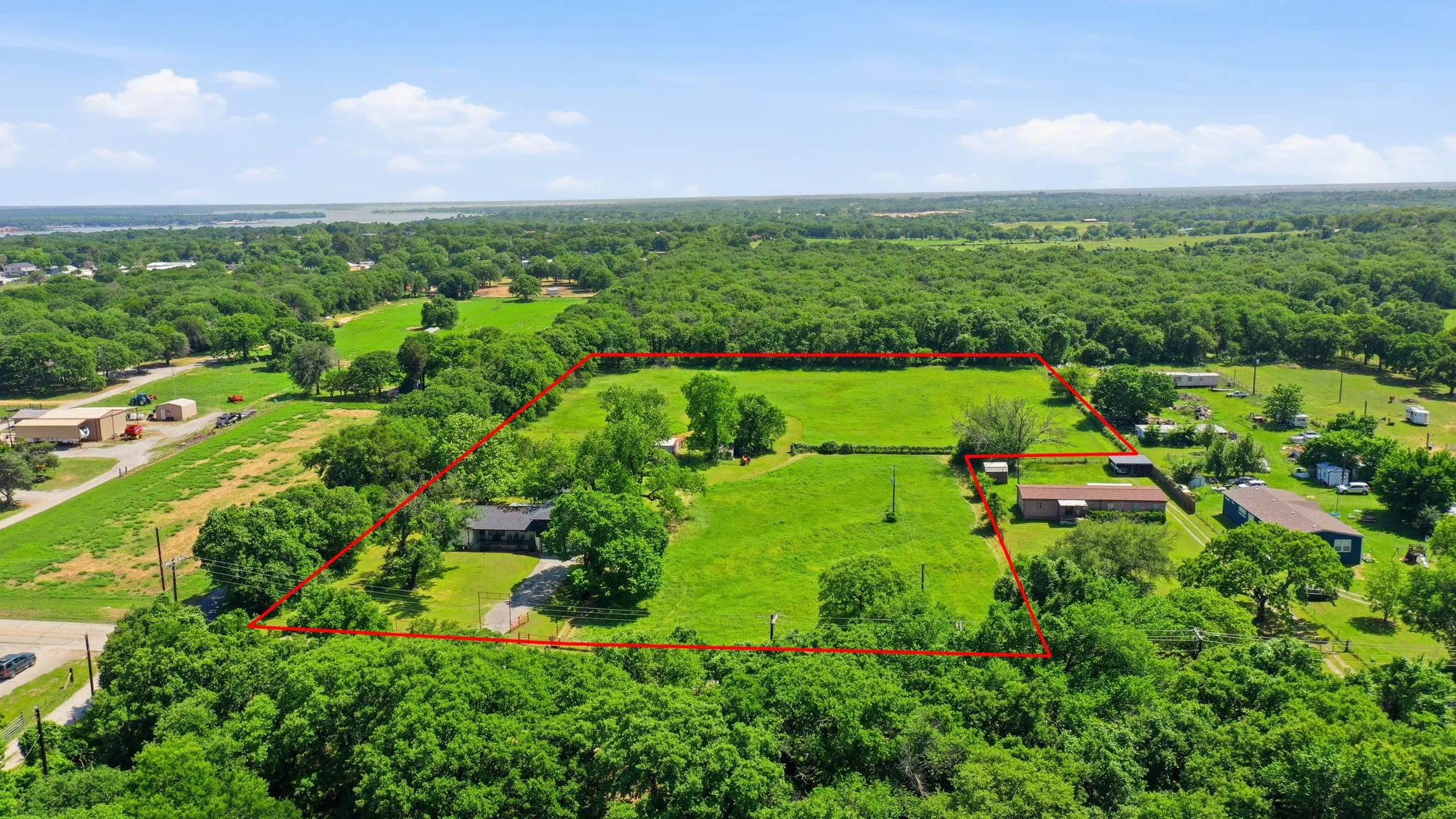 Single Family Residence For Sale in Tarrant County , 7485 Portwood Road, Azle, Texas 76020, 5 Bedroom, 3 Bathroom, 2 Garage spaces, 2,128 Sqft, built in 1972, Preowned, mls#21254291, Real Estate Agent in Azle, Homes For Sale in Tarrant county, Homes For Sale in Azle, Realtor in Azle Texas, Real Estate Brokerage Independent Realty Texas, Luminita Cordes Realtor