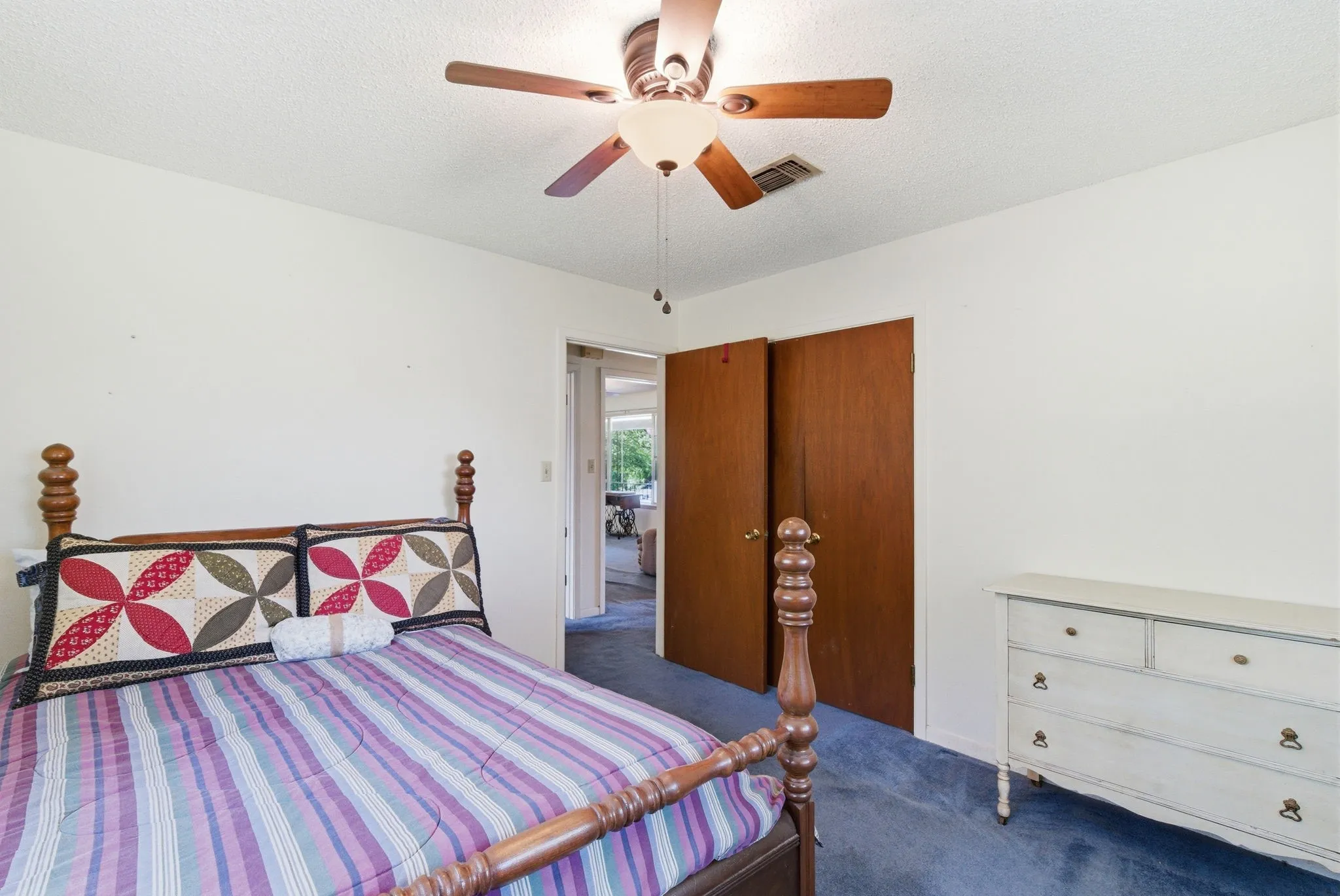 Single Family Residence For Sale in Tarrant County , 7485 Portwood Road, Azle, Texas 76020, 5 Bedroom, 3 Bathroom, 2 Garage spaces, 2,128 Sqft, built in 1972, Preowned, mls#21254291, Real Estate Agent in Azle, Homes For Sale in Tarrant county, Homes For Sale in Azle, Realtor in Azle Texas, Real Estate Brokerage Independent Realty Texas, Luminita Cordes Realtor