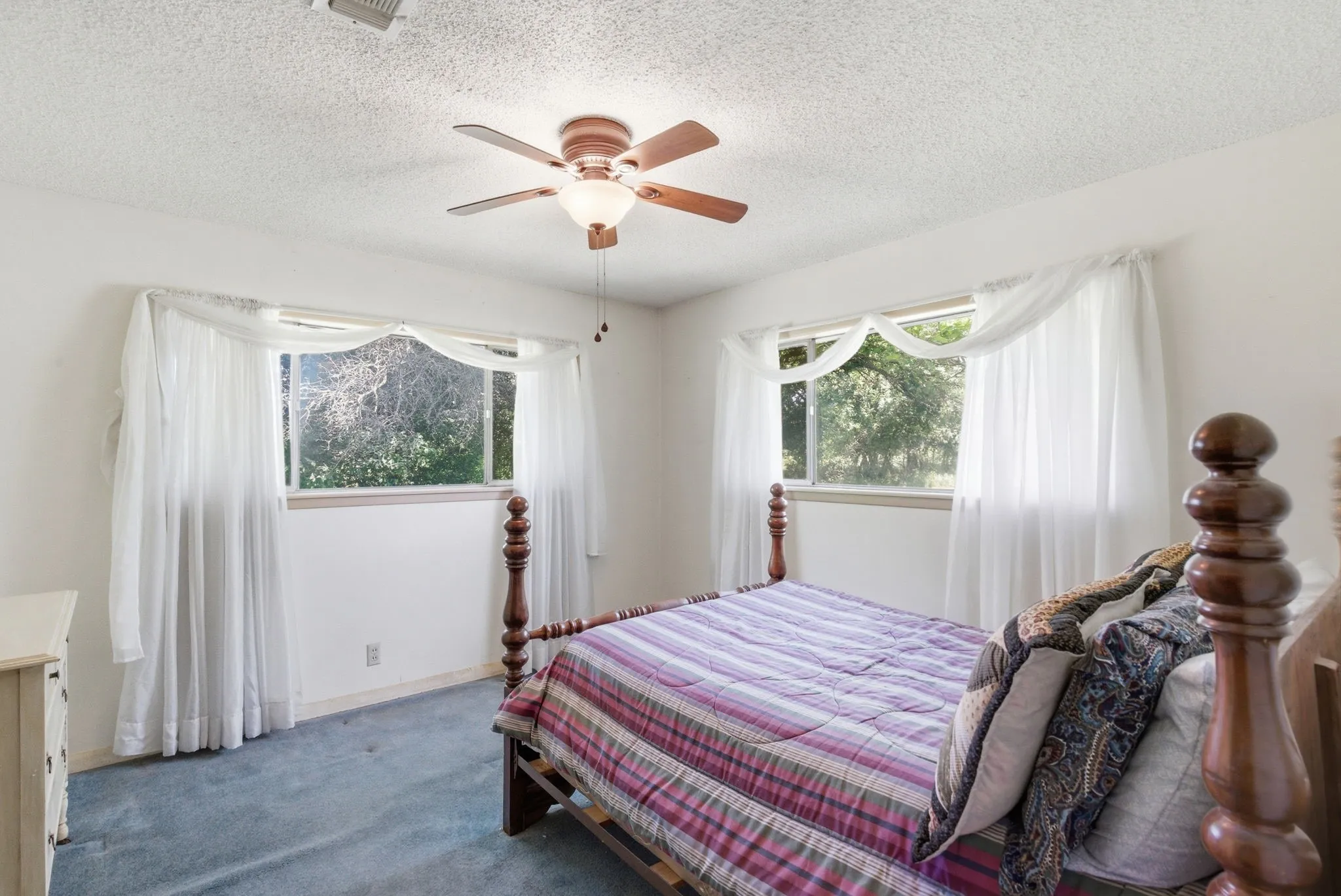 Single Family Residence For Sale in Tarrant County , 7485 Portwood Road, Azle, Texas 76020, 5 Bedroom, 3 Bathroom, 2 Garage spaces, 2,128 Sqft, built in 1972, Preowned, mls#21254291, Real Estate Agent in Azle, Homes For Sale in Tarrant county, Homes For Sale in Azle, Realtor in Azle Texas, Real Estate Brokerage Independent Realty Texas, Luminita Cordes Realtor