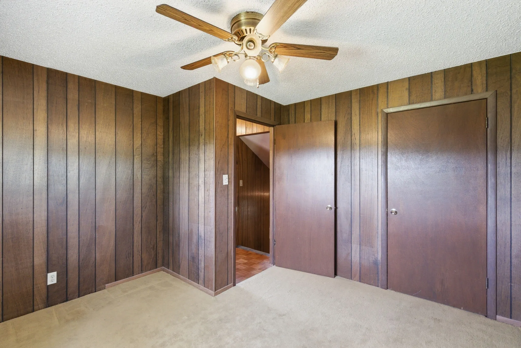 Single Family Residence For Sale in Tarrant County , 7485 Portwood Road, Azle, Texas 76020, 5 Bedroom, 3 Bathroom, 2 Garage spaces, 2,128 Sqft, built in 1972, Preowned, mls#21254291, Real Estate Agent in Azle, Homes For Sale in Tarrant county, Homes For Sale in Azle, Realtor in Azle Texas, Real Estate Brokerage Independent Realty Texas, Luminita Cordes Realtor