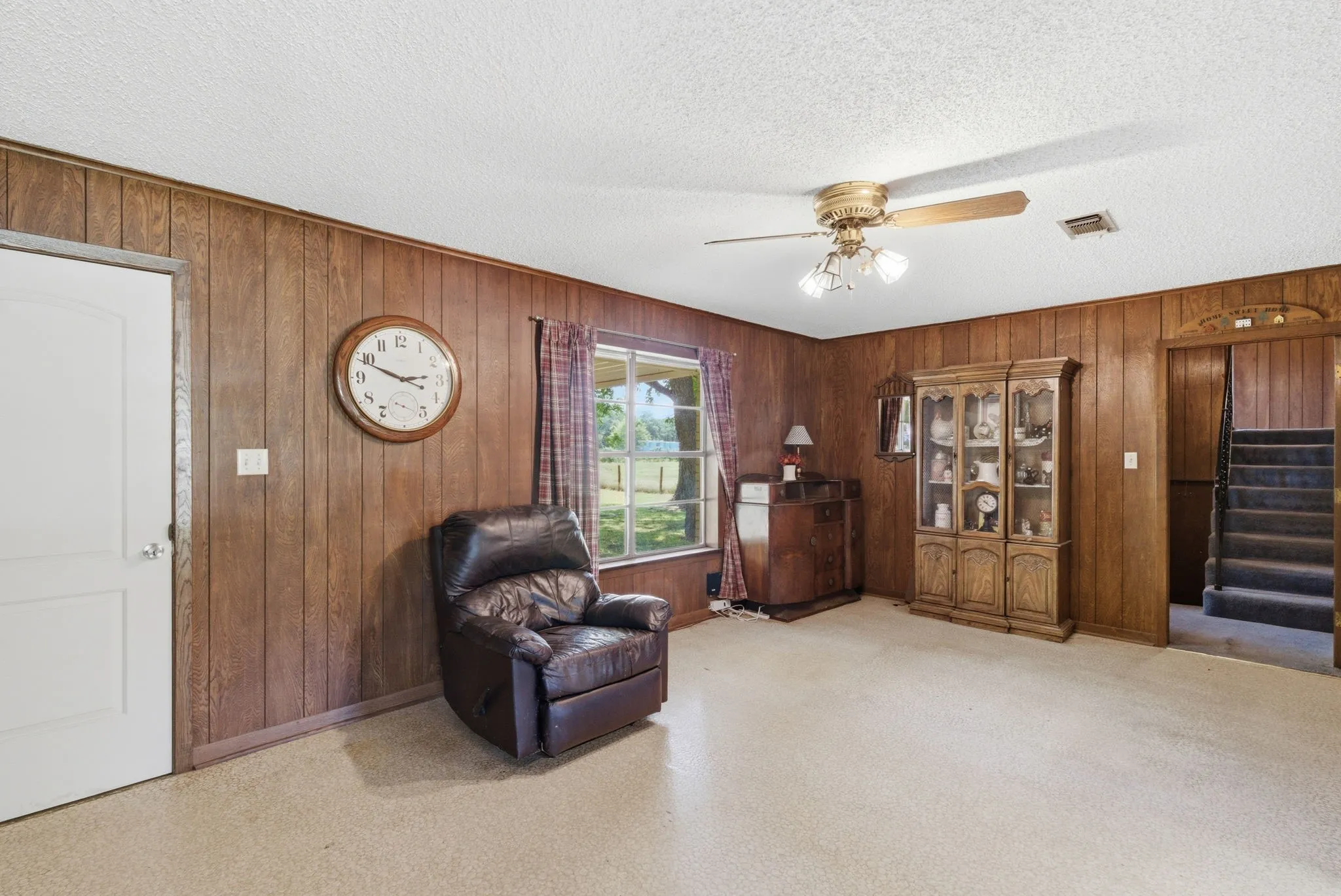 Single Family Residence For Sale in Tarrant County , 7485 Portwood Road, Azle, Texas 76020, 5 Bedroom, 3 Bathroom, 2 Garage spaces, 2,128 Sqft, built in 1972, Preowned, mls#21254291, Real Estate Agent in Azle, Homes For Sale in Tarrant county, Homes For Sale in Azle, Realtor in Azle Texas, Real Estate Brokerage Independent Realty Texas, Luminita Cordes Realtor