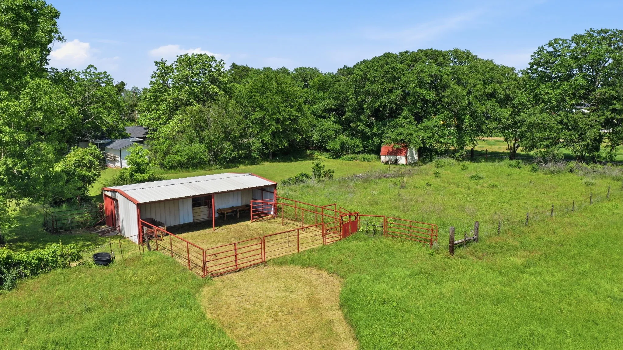Single Family Residence For Sale in Tarrant County , 7485 Portwood Road, Azle, Texas 76020, 5 Bedroom, 3 Bathroom, 2 Garage spaces, 2,128 Sqft, built in 1972, Preowned, mls#21254291, Real Estate Agent in Azle, Homes For Sale in Tarrant county, Homes For Sale in Azle, Realtor in Azle Texas, Real Estate Brokerage Independent Realty Texas, Luminita Cordes Realtor