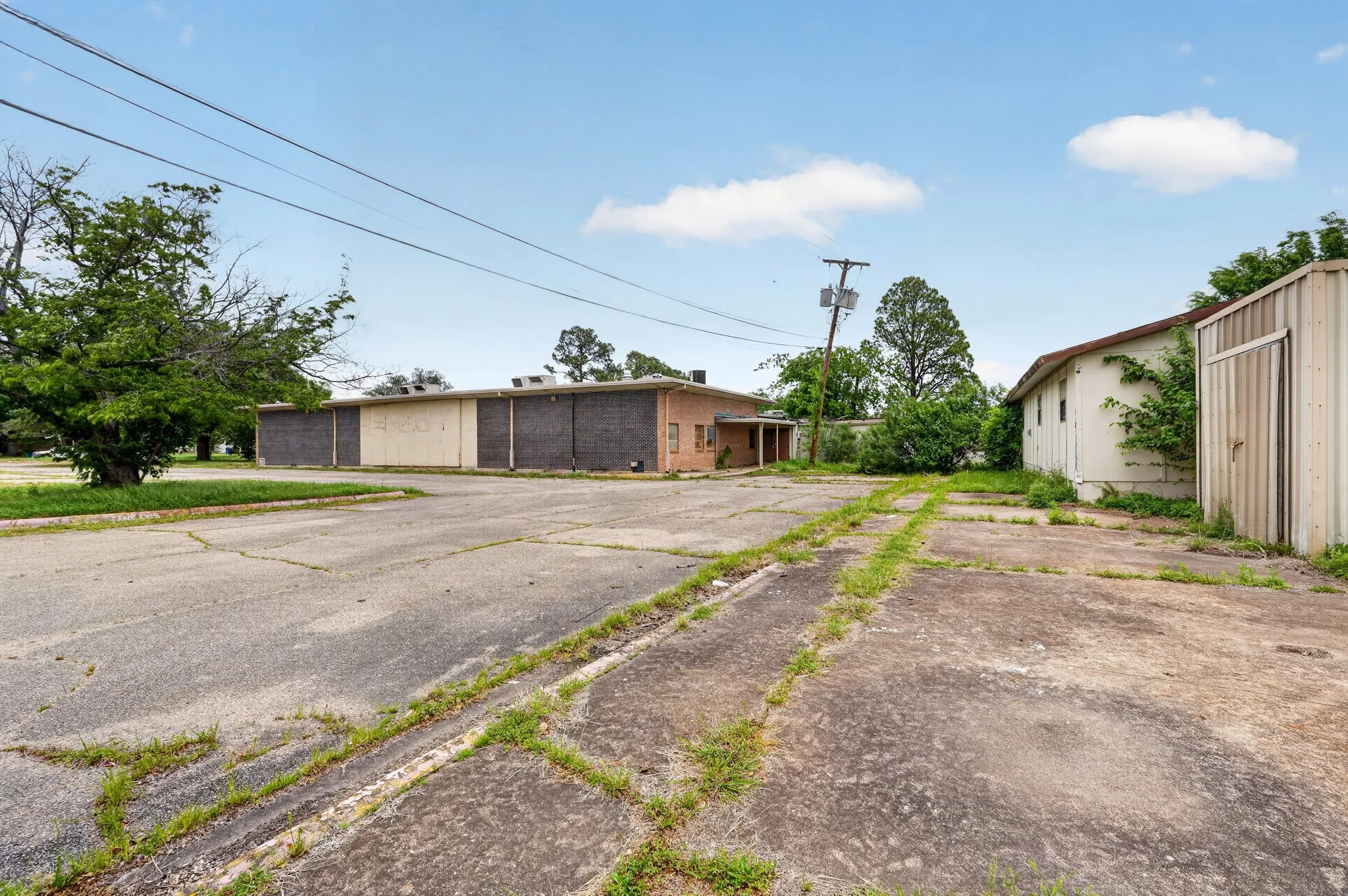 Improved Land For Sale in Hunt County , 3005 Division Street, Greenville, Texas 75401, 0, 0, Garage spaces, 0 Sqft, built in 0, Price $1,299,900, mls#21249279, Real Estate Agent in Greenville, Homes For Sale in Hunt county, Homes For Sale in Greenville, Realtor in Greenville Texas, Real Estate Brokerage Independent Realty Texas, Luminita Cordes Realtor