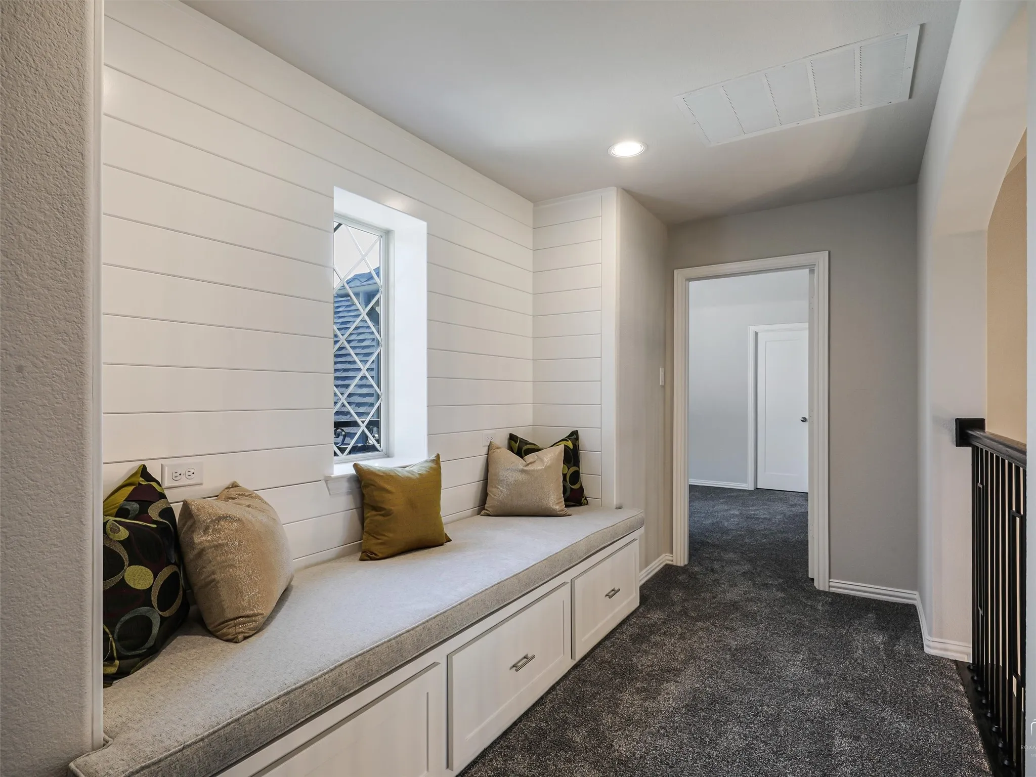 Window seat with integrated storage drawers