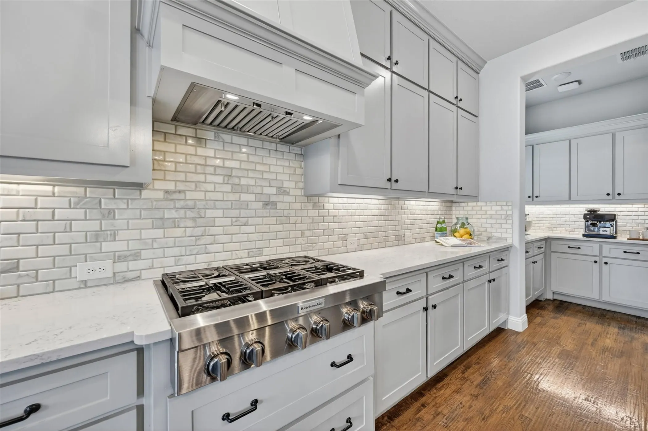 Single Family Residence For Sale in Denton County , 7108 Eagles Ridge Court, Argyle, Texas 76226, 4 Bedroom, 5 Bathroom, 3 Garage spaces, 3,794 Sqft, built in 2021, mls#21252029, Real Estate Agent in Argyle, Homes For Sale in Denton county, Homes For Sale in Argyle, Realtor in Argyle Texas, Real Estate Brokerage Independent Realty Texas, Luminita Cordes Realtor
