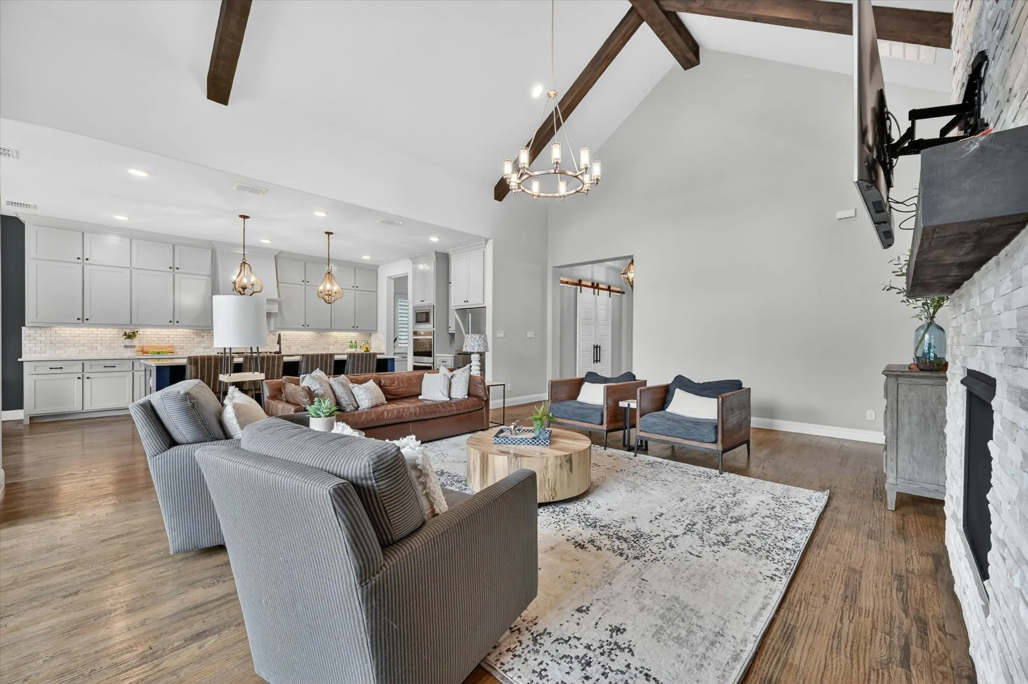 Single Family Residence For Sale in Denton County , 7108 Eagles Ridge Court, Argyle, Texas 76226, 4 Bedroom, 5 Bathroom, 3 Garage spaces, 3,794 Sqft, built in 2021, mls#21252029, Real Estate Agent in Argyle, Homes For Sale in Denton county, Homes For Sale in Argyle, Realtor in Argyle Texas, Real Estate Brokerage Independent Realty Texas, Luminita Cordes Realtor