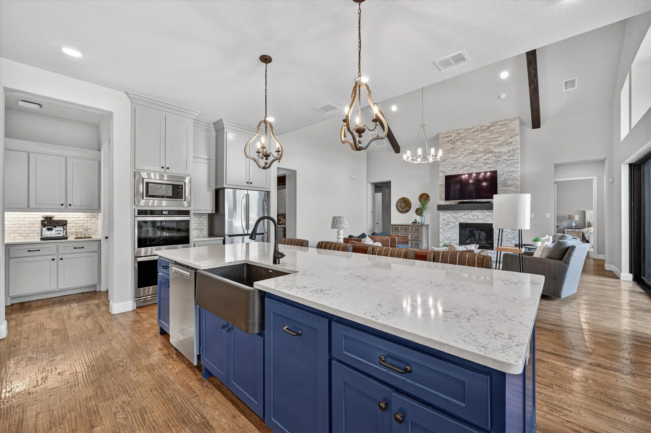 Single Family Residence For Sale in Denton County , 7108 Eagles Ridge Court, Argyle, Texas 76226, 4 Bedroom, 5 Bathroom, 3 Garage spaces, 3,794 Sqft, built in 2021, mls#21252029, Real Estate Agent in Argyle, Homes For Sale in Denton county, Homes For Sale in Argyle, Realtor in Argyle Texas, Real Estate Brokerage Independent Realty Texas, Luminita Cordes Realtor