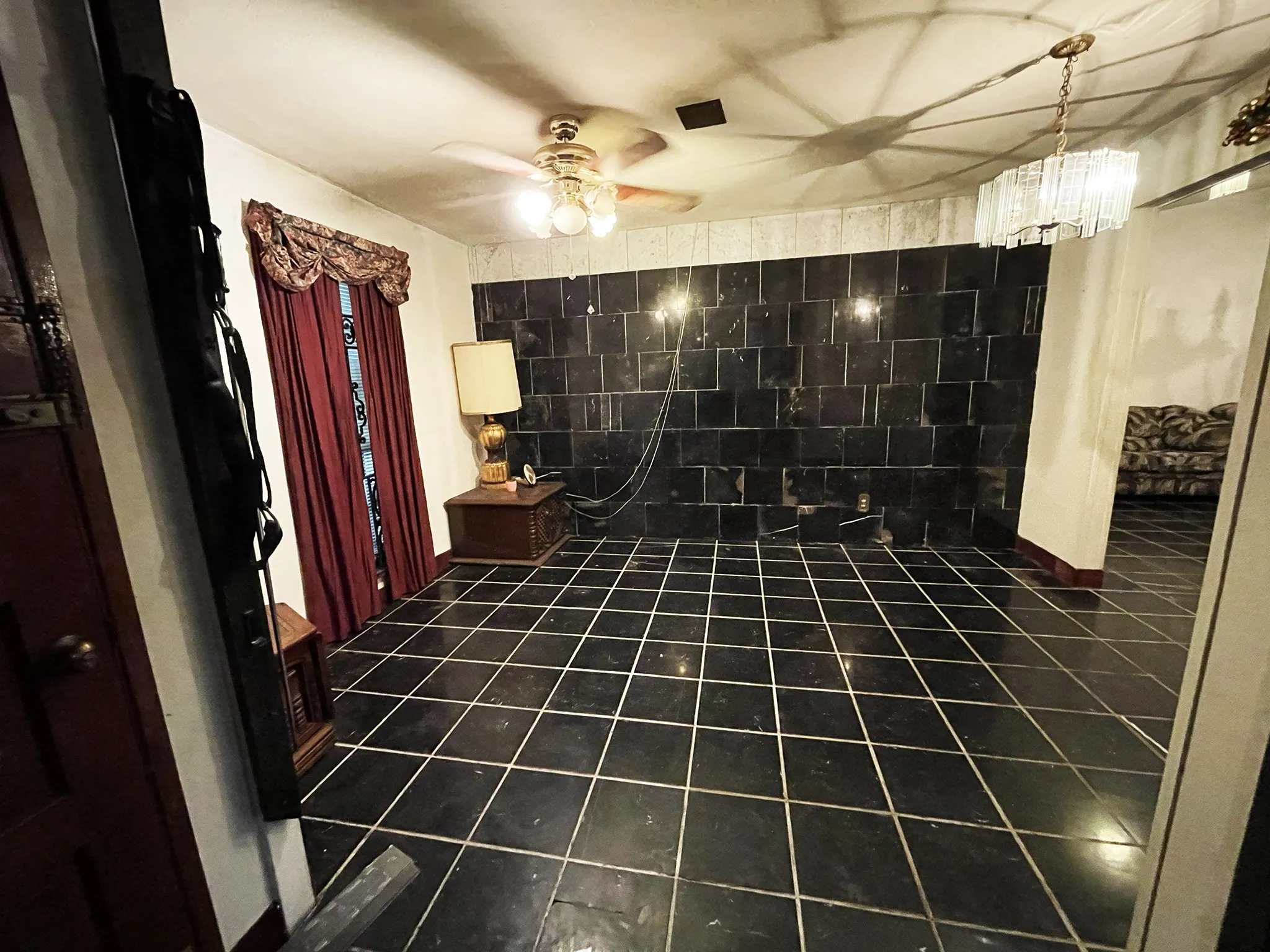 Single Family Residence For Sale in Dallas County , 1801 Vine Drive, Garland, Texas 75040, 5 Bedroom, 4 Bathroom, 2 Garage spaces, 2,900 Sqft, built in 1980, mls#21253739, Real Estate Agent in Garland, Homes For Sale in Dallas county, Homes For Sale in Garland, Realtor in Garland Texas, Real Estate Brokerage Independent Realty Texas, Luminita Cordes Realtor