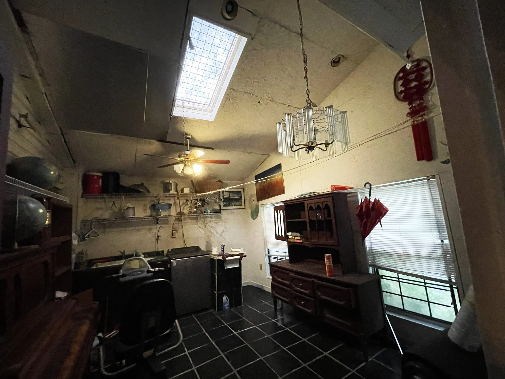 Single Family Residence For Sale in Dallas County , 1801 Vine Drive, Garland, Texas 75040, 5 Bedroom, 4 Bathroom, 2 Garage spaces, 2,900 Sqft, built in 1980, mls#21253739, Real Estate Agent in Garland, Homes For Sale in Dallas county, Homes For Sale in Garland, Realtor in Garland Texas, Real Estate Brokerage Independent Realty Texas, Luminita Cordes Realtor