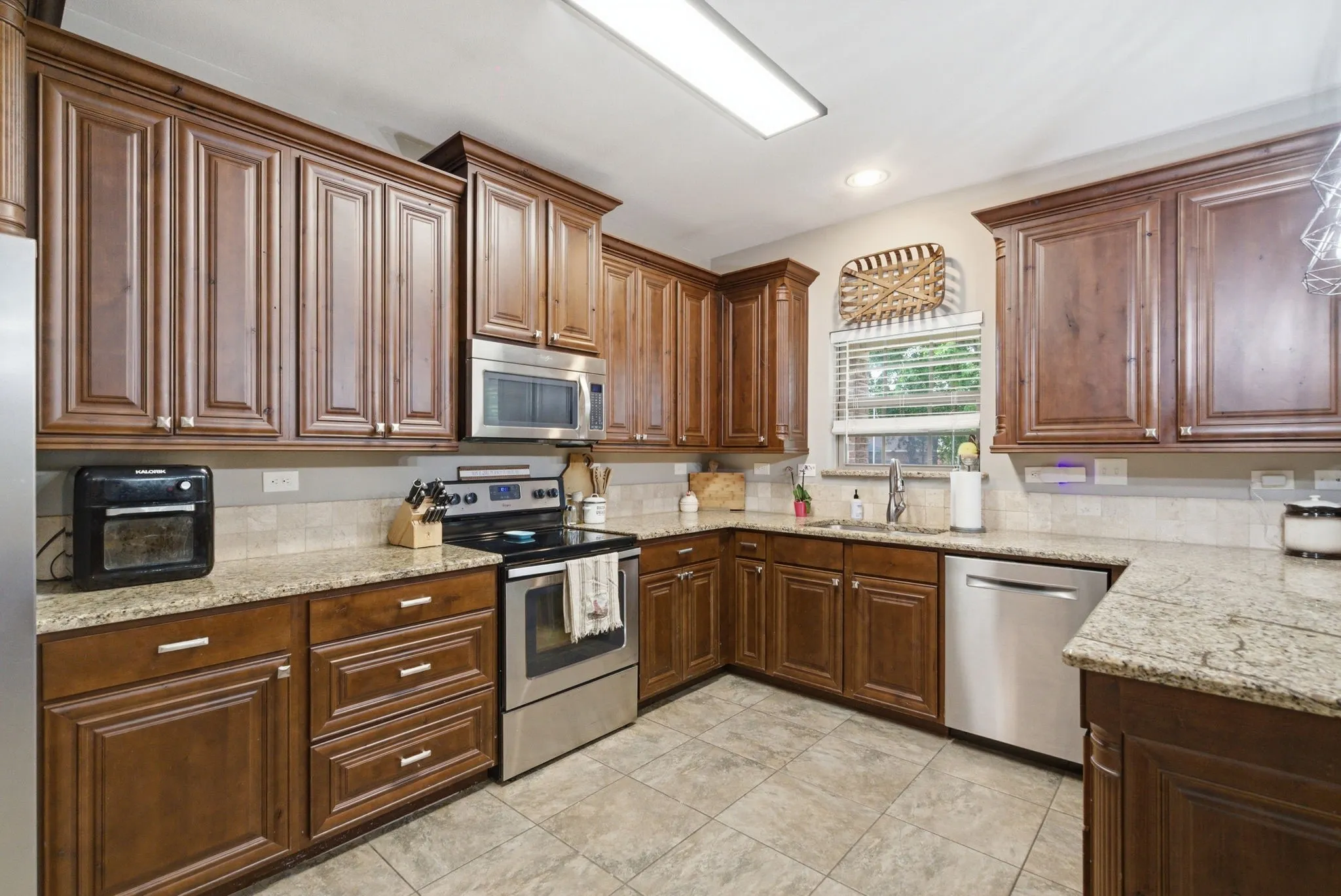 Single Family Residence For Sale in Erath County , 1700 Elk Run, Stephenville, Texas 76401, 4 Bedroom, 3 Bathroom, 2 Garage spaces, 2,711 Sqft, built in 2014, mls#21254421, Real Estate Agent in Stephenville, Homes For Sale in Erath county, Homes For Sale in Stephenville, Realtor in Stephenville Texas, Real Estate Brokerage Independent Realty Texas, Luminita Cordes Realtor