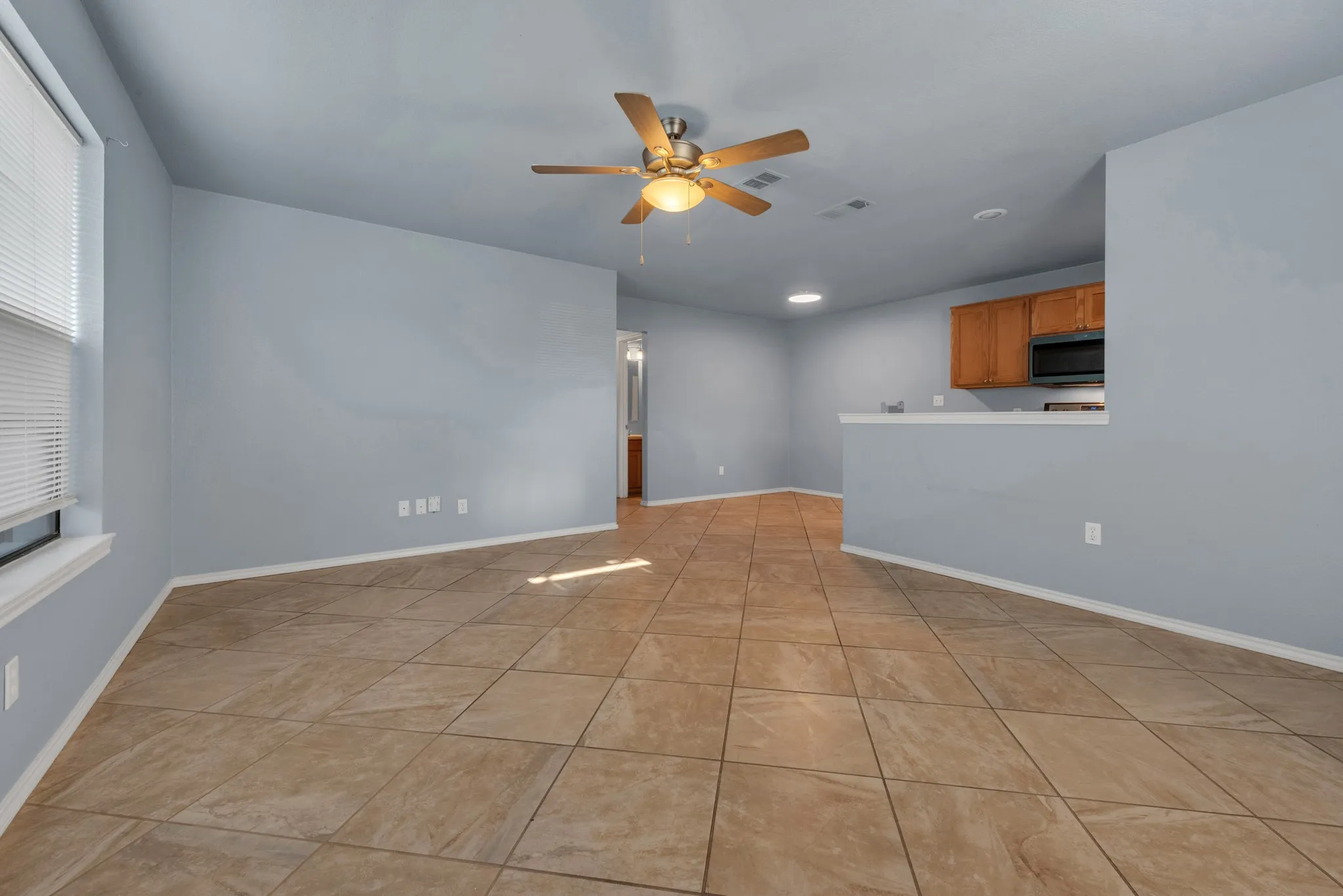 Duplex For Rent in Tarrant County , 3151 Karen Street, Fort Worth, Texas 76116, 3 Bedroom, 2 Bathroom, 2 Garage spaces, 2,188 Sqft, built in 2007, mls#21254708, Real Estate Agent in Fort Worth, Homes For Rent in Tarrant county, Homes For Rent in Fort Worth, Realtor in Fort Worth Texas, Real Estate Brokerage Independent Realty Texas, Luminita Cordes Realtor