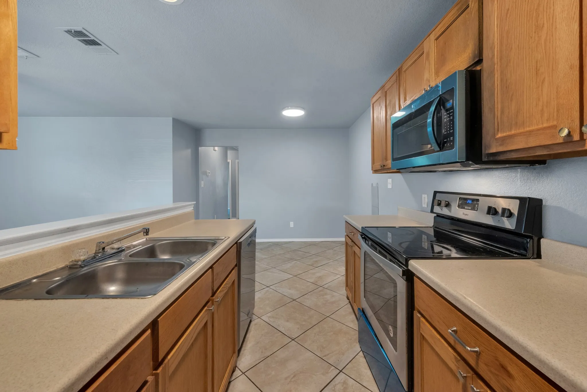 Duplex For Rent in Tarrant County , 3151 Karen Street, Fort Worth, Texas 76116, 3 Bedroom, 2 Bathroom, 2 Garage spaces, 2,188 Sqft, built in 2007, mls#21254708, Real Estate Agent in Fort Worth, Homes For Rent in Tarrant county, Homes For Rent in Fort Worth, Realtor in Fort Worth Texas, Real Estate Brokerage Independent Realty Texas, Luminita Cordes Realtor