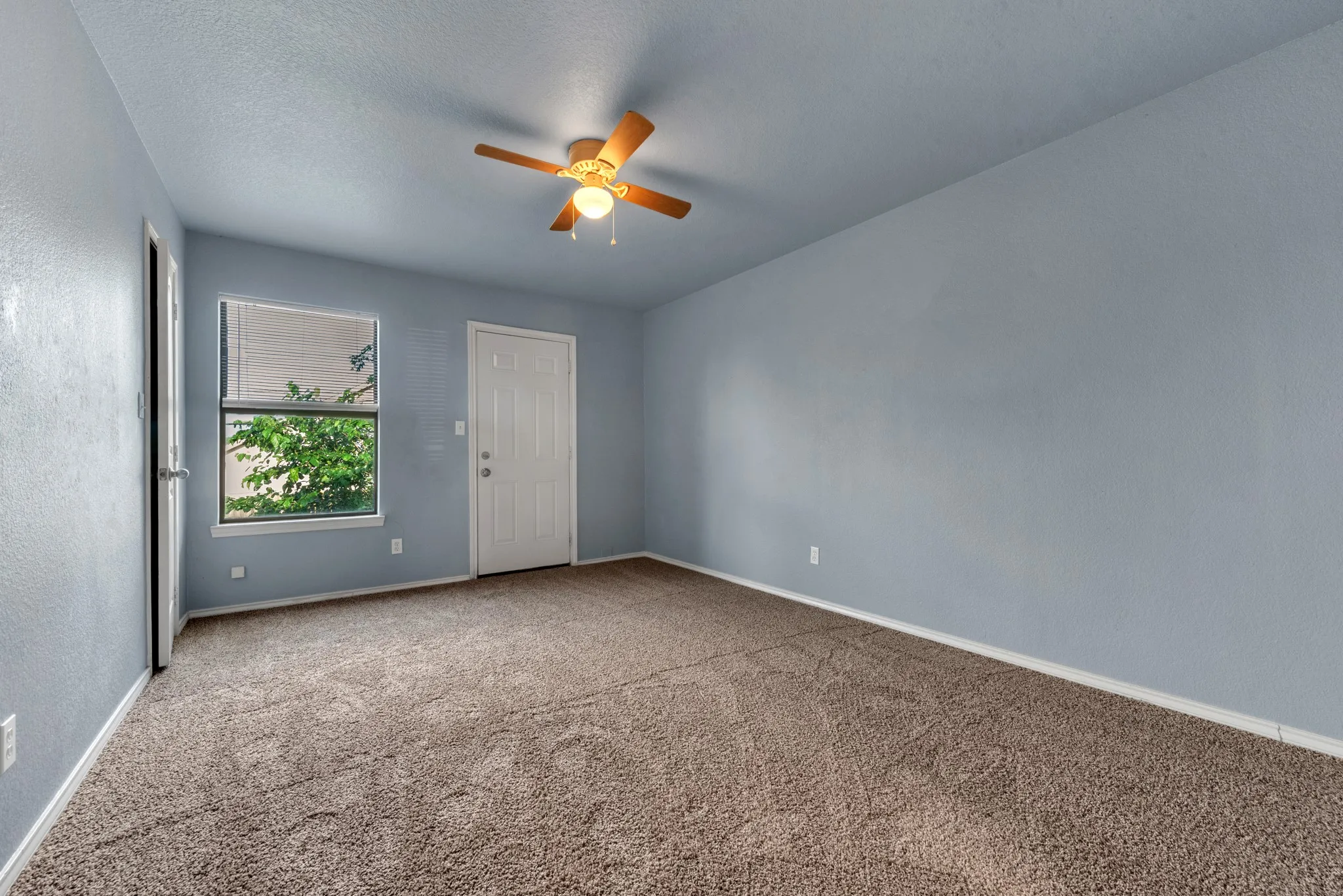 Duplex For Rent in Tarrant County , 3151 Karen Street, Fort Worth, Texas 76116, 3 Bedroom, 2 Bathroom, 2 Garage spaces, 2,188 Sqft, built in 2007, mls#21254708, Real Estate Agent in Fort Worth, Homes For Rent in Tarrant county, Homes For Rent in Fort Worth, Realtor in Fort Worth Texas, Real Estate Brokerage Independent Realty Texas, Luminita Cordes Realtor