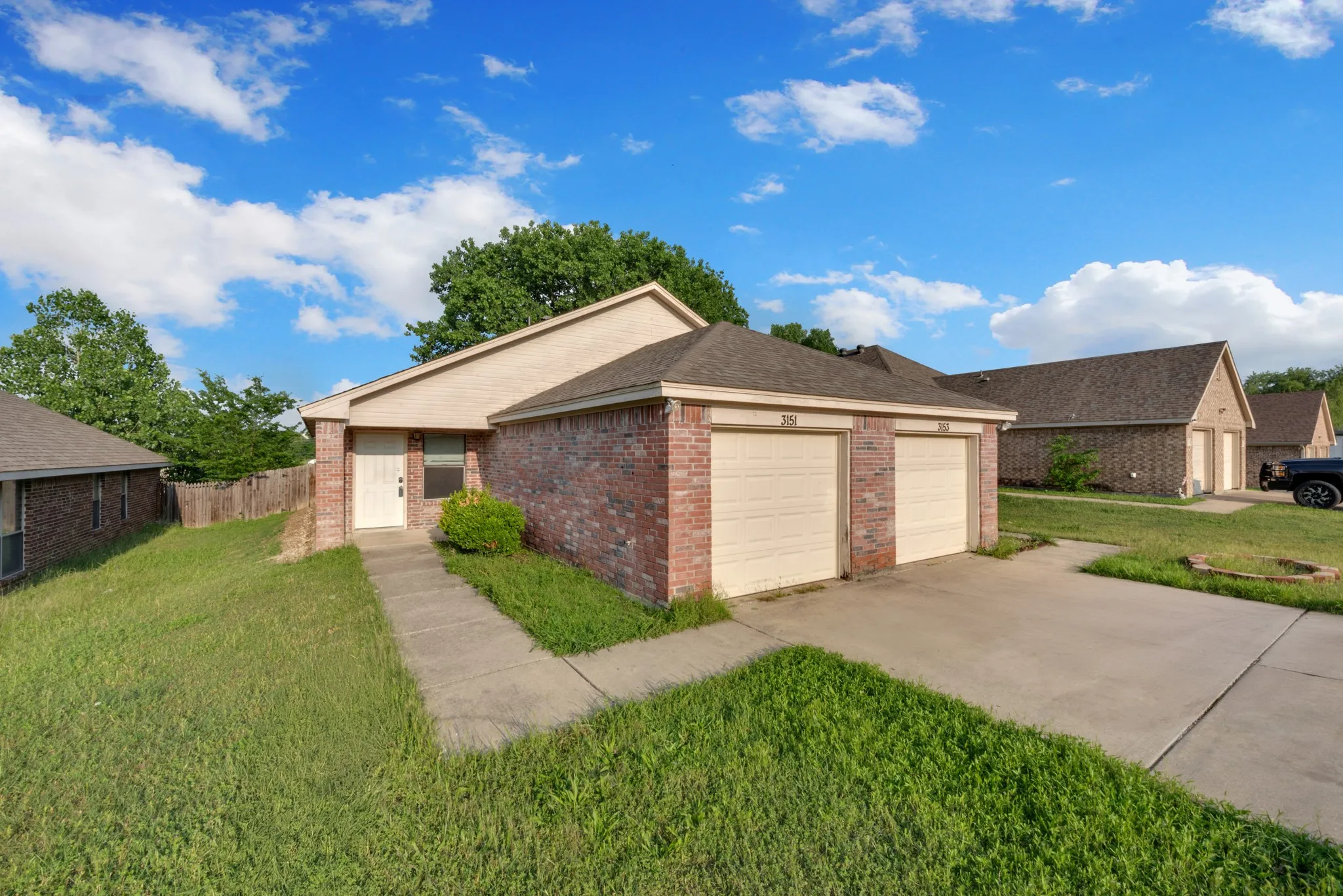 Duplex For Rent in Tarrant County , 3151 Karen Street, Fort Worth, Texas 76116, 3 Bedroom, 2 Bathroom, 2 Garage spaces, 2,188 Sqft, built in 2007, mls#21254708, Real Estate Agent in Fort Worth, Homes For Rent in Tarrant county, Homes For Rent in Fort Worth, Realtor in Fort Worth Texas, Real Estate Brokerage Independent Realty Texas, Luminita Cordes Realtor