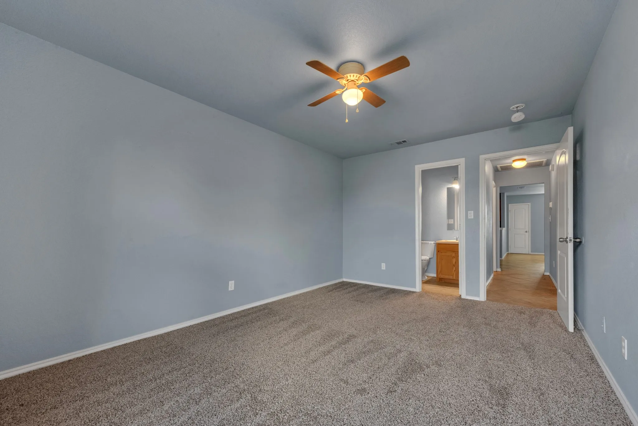Duplex For Rent in Tarrant County , 3151 Karen Street, Fort Worth, Texas 76116, 3 Bedroom, 2 Bathroom, 2 Garage spaces, 2,188 Sqft, built in 2007, mls#21254708, Real Estate Agent in Fort Worth, Homes For Rent in Tarrant county, Homes For Rent in Fort Worth, Realtor in Fort Worth Texas, Real Estate Brokerage Independent Realty Texas, Luminita Cordes Realtor